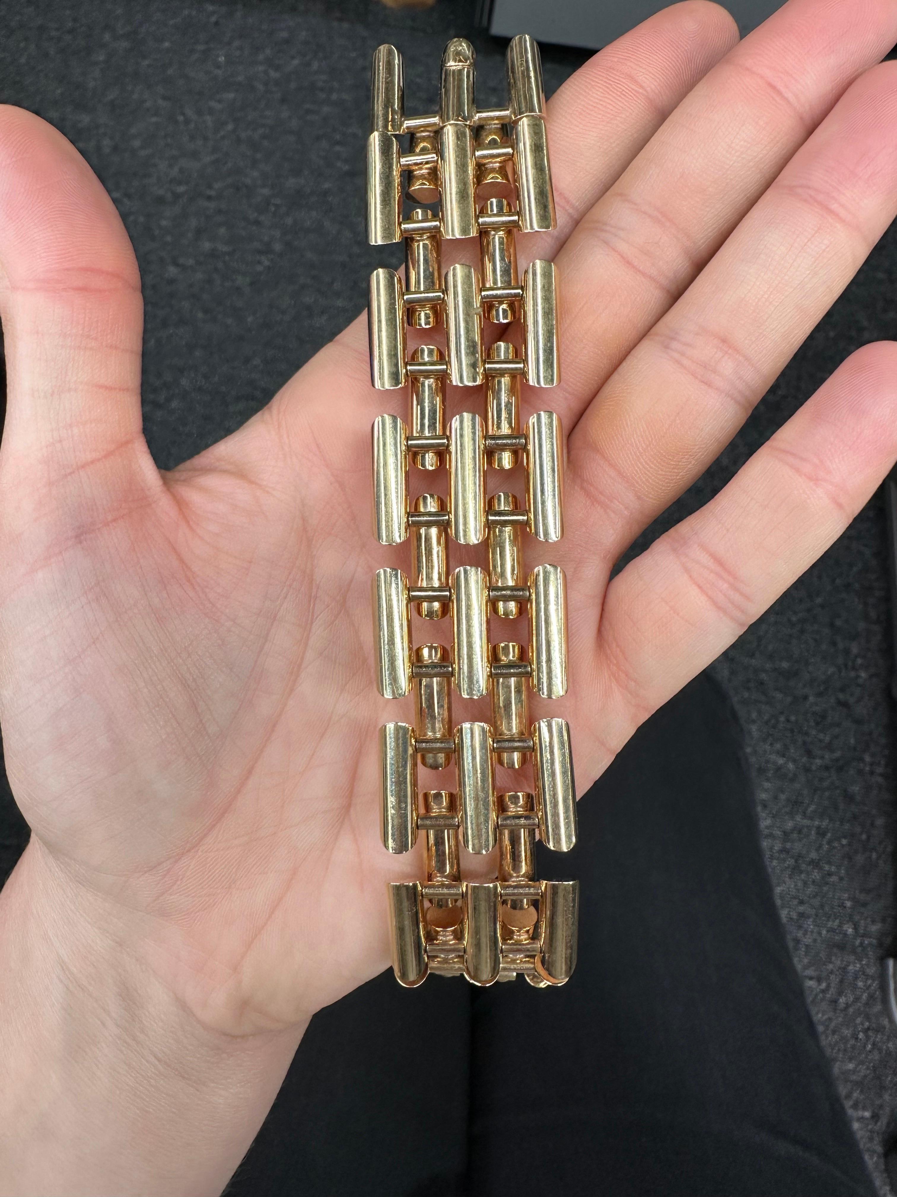 Vintage Retro Style Tank Link Bracelet 14 Karat Yellow Gold 69.3 Grams  In Excellent Condition For Sale In New York, NY
