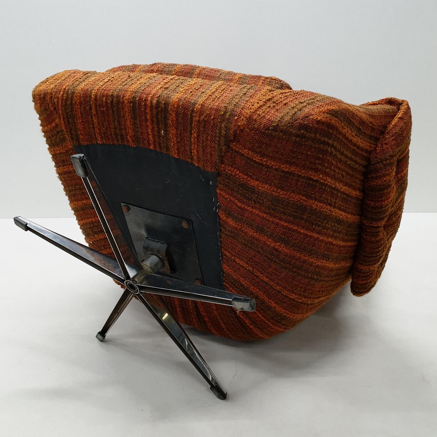 Wool Vintage Retro Swivel Egg Lounge Chair, 1970s For Sale
