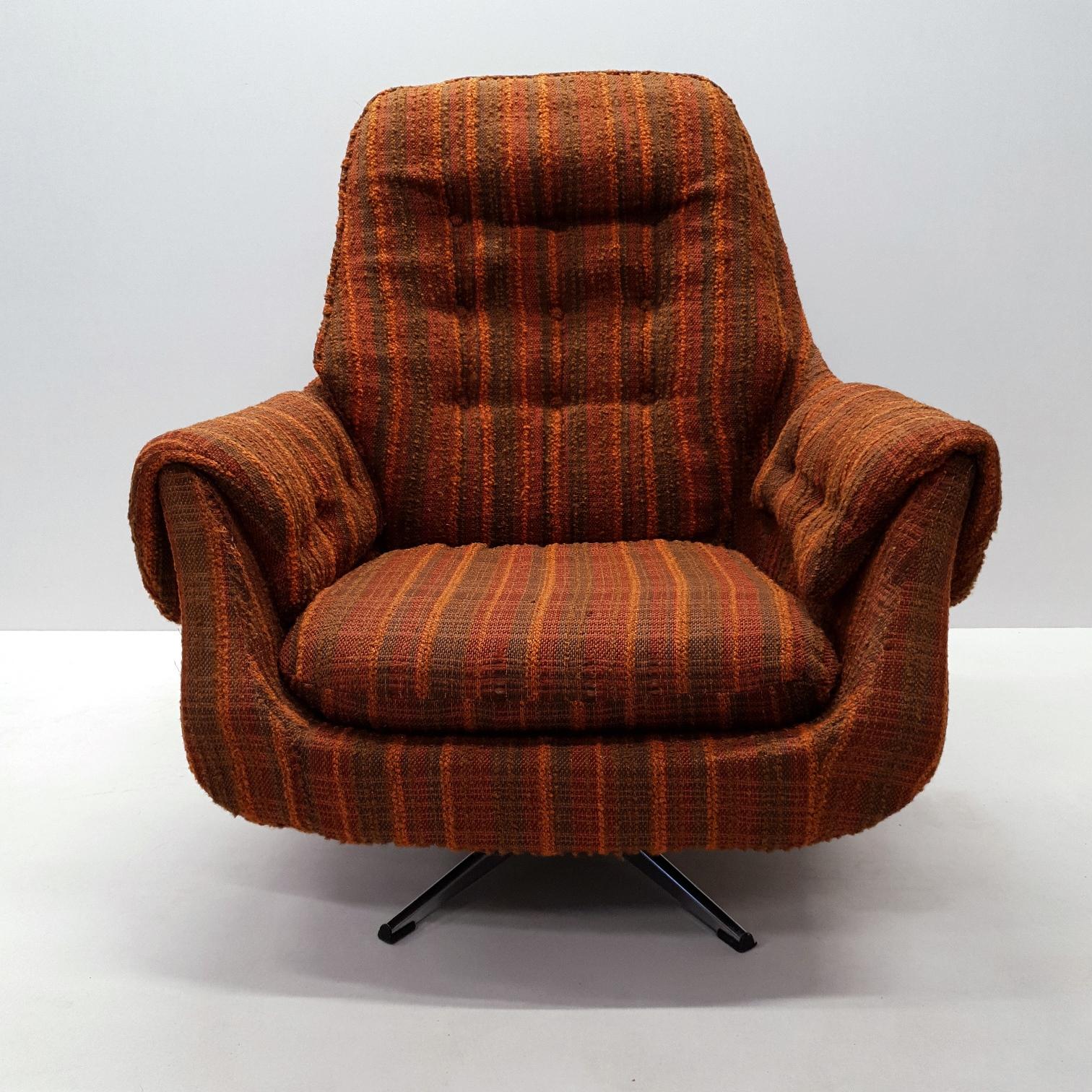 European Vintage Retro Swivel Egg Lounge Chair, 1970s For Sale