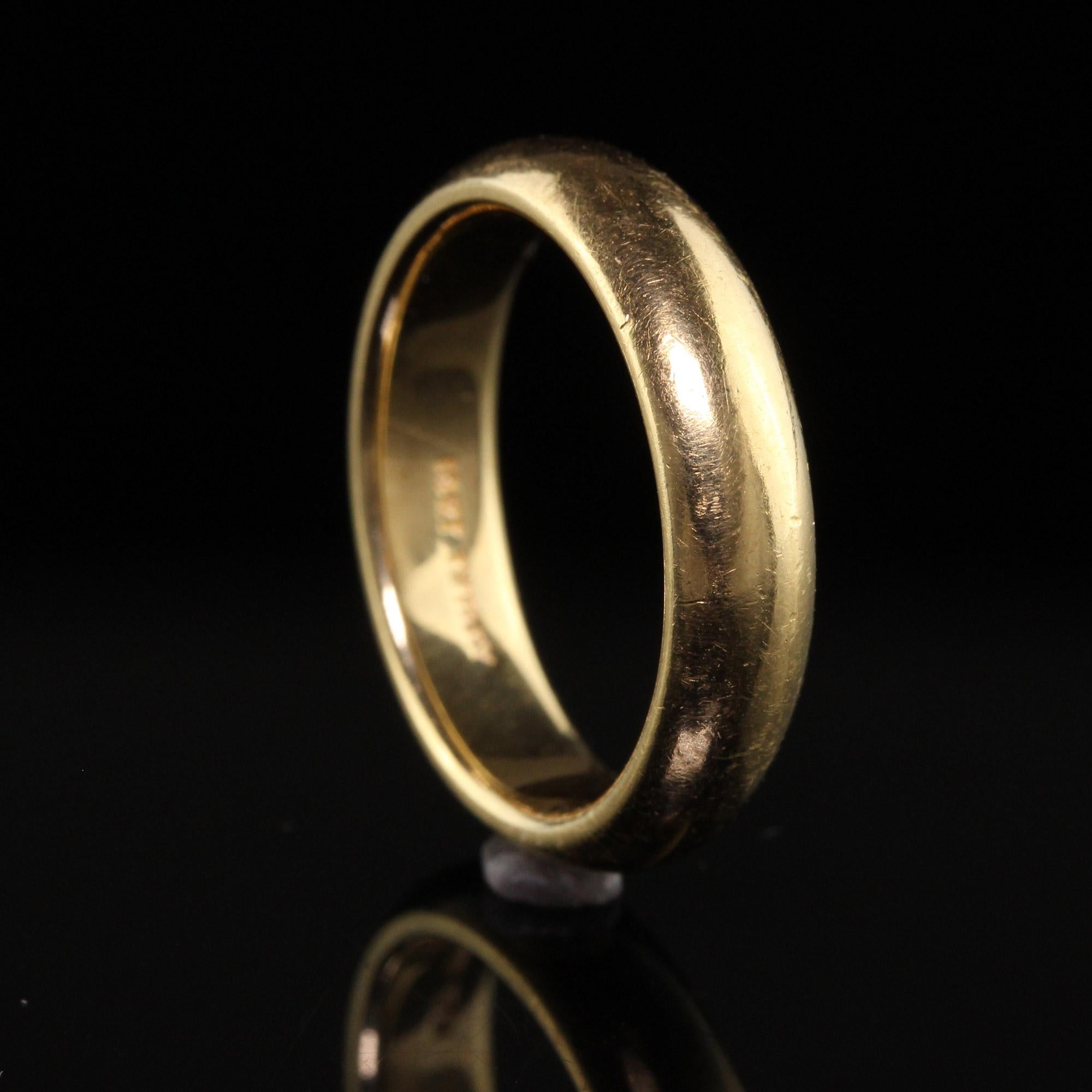 Vintage Retro Tiffany and Co 18K Yellow Gold Wide Classic Wedding Band In Good Condition For Sale In Great Neck, NY