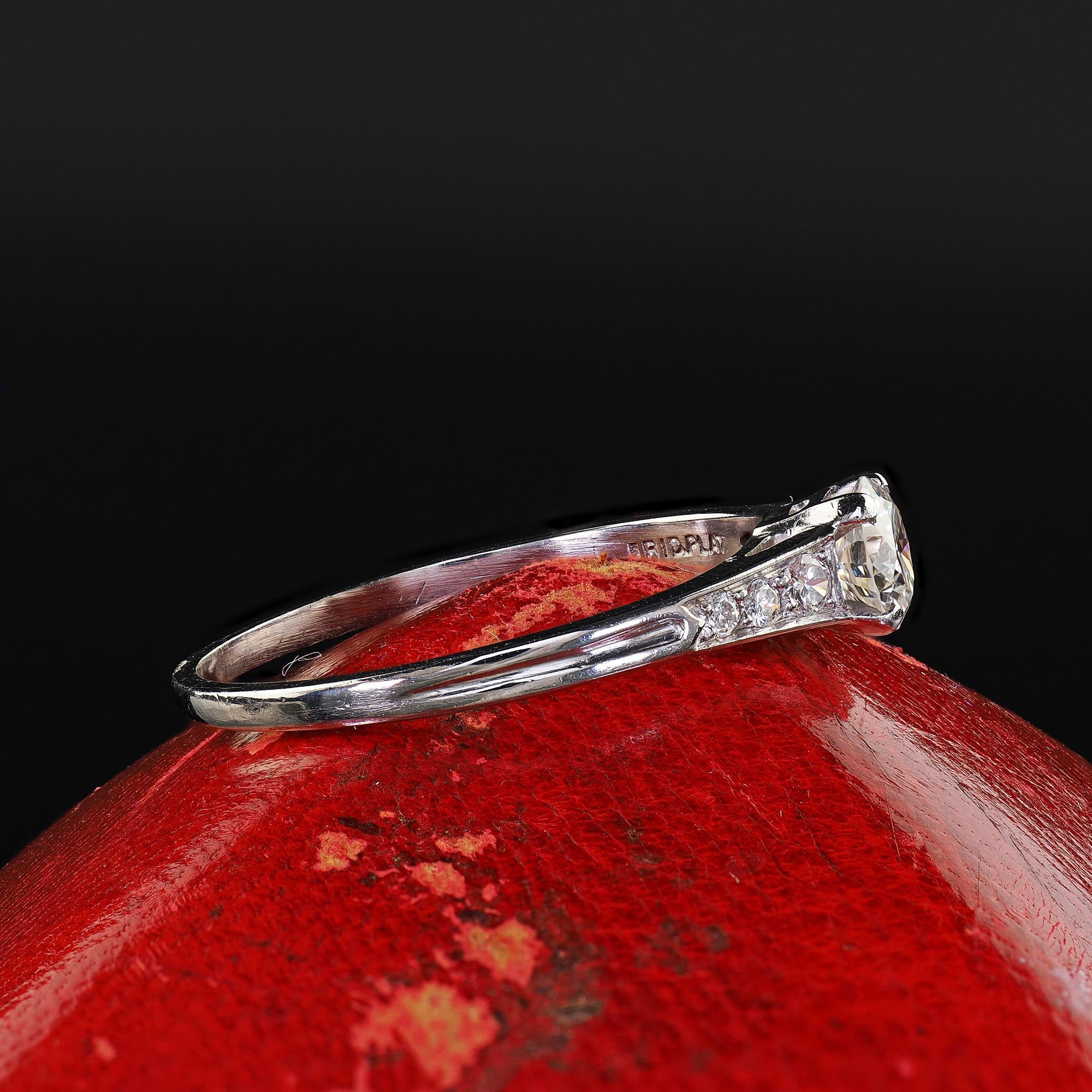 Vintage Retro Tiffany and Co Platinum Diamond Engagement Ring - Size 7 3/4 In Good Condition For Sale In Great Neck, NY