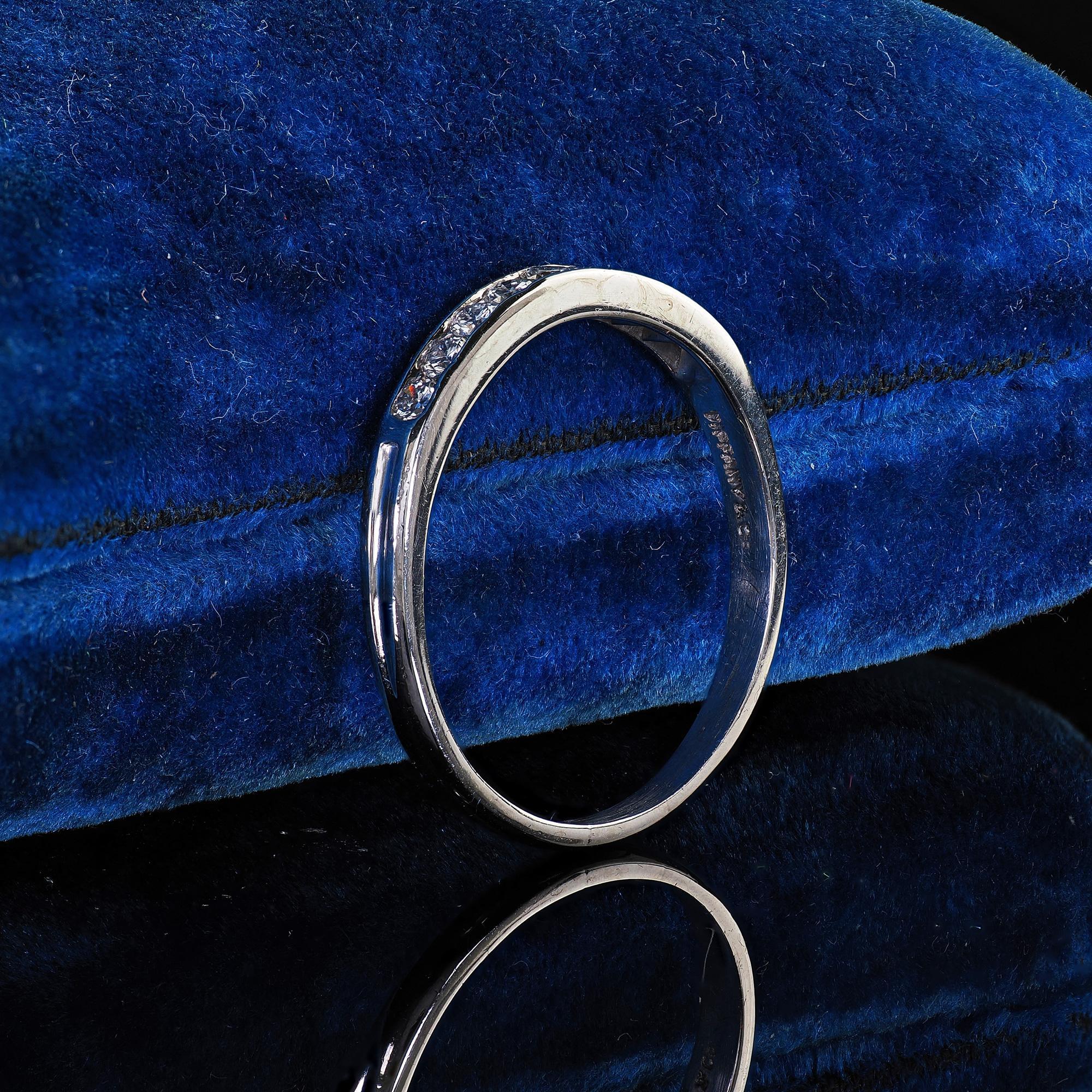 Round Cut Vintage Retro Tiffany and Co Platinum Diamond Wedding Band Ring - Size 7 3/4 For Sale