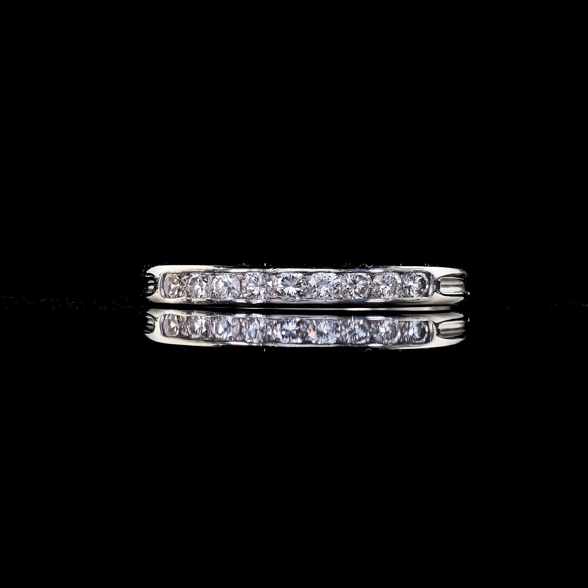 Vintage Retro Tiffany and Co Platinum Diamond Wedding Band Ring - Size 7 3/4 For Sale 3