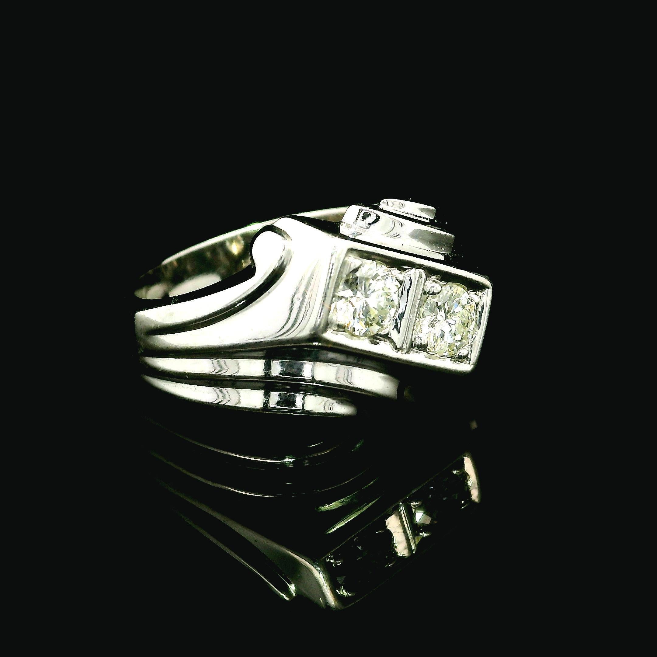 Anillo escalonado vintage retro unisex de oro blanco de 14k y doble diamante de 0,50 ctw Retro en venta