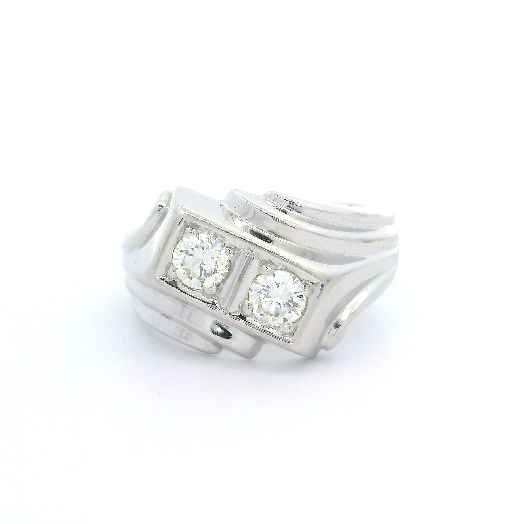 Anillo escalonado vintage retro unisex de oro blanco de 14k y doble diamante de 0,50 ctw en venta 3