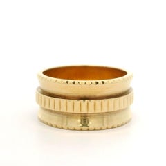 Vintage Retro Yellow Gold 9.9mm Wide Concave Fluted Center Band Ring