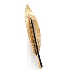 Vintage Retro Yellow Gold Baguette Sapphire Textured Leaf Feather Pin Brooch