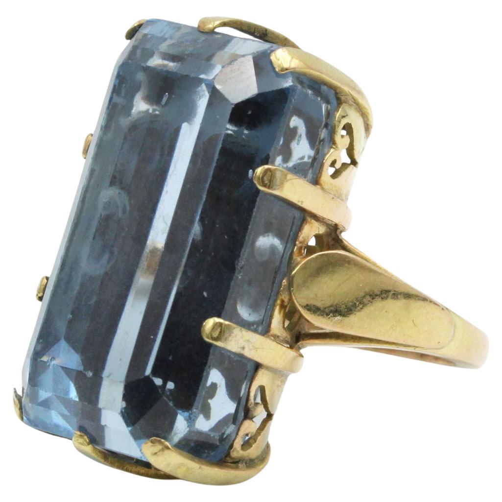 Vintage Retro Yellow Gold Ring with Blue Topaz
