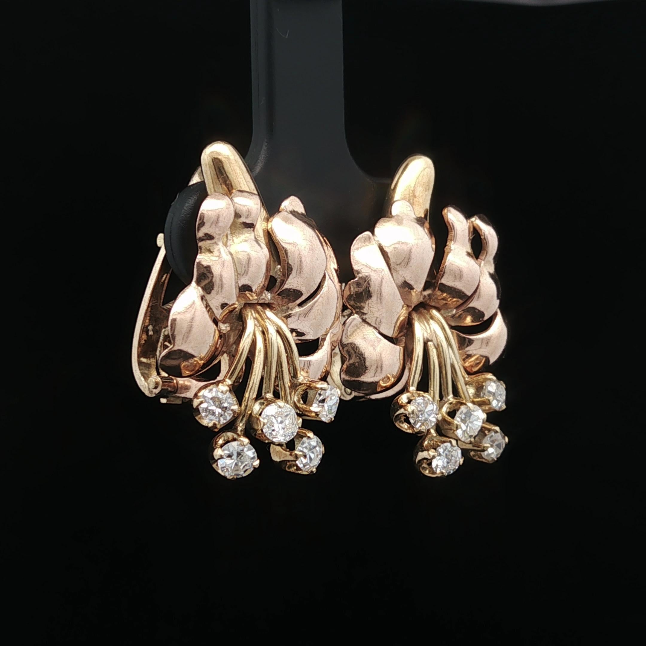 Vintage Retro Gelb & Rose Gold .60ct Diamond Flower Bouquet Omega Ohrringe (Alteuropäischer Brillantschliff) im Angebot