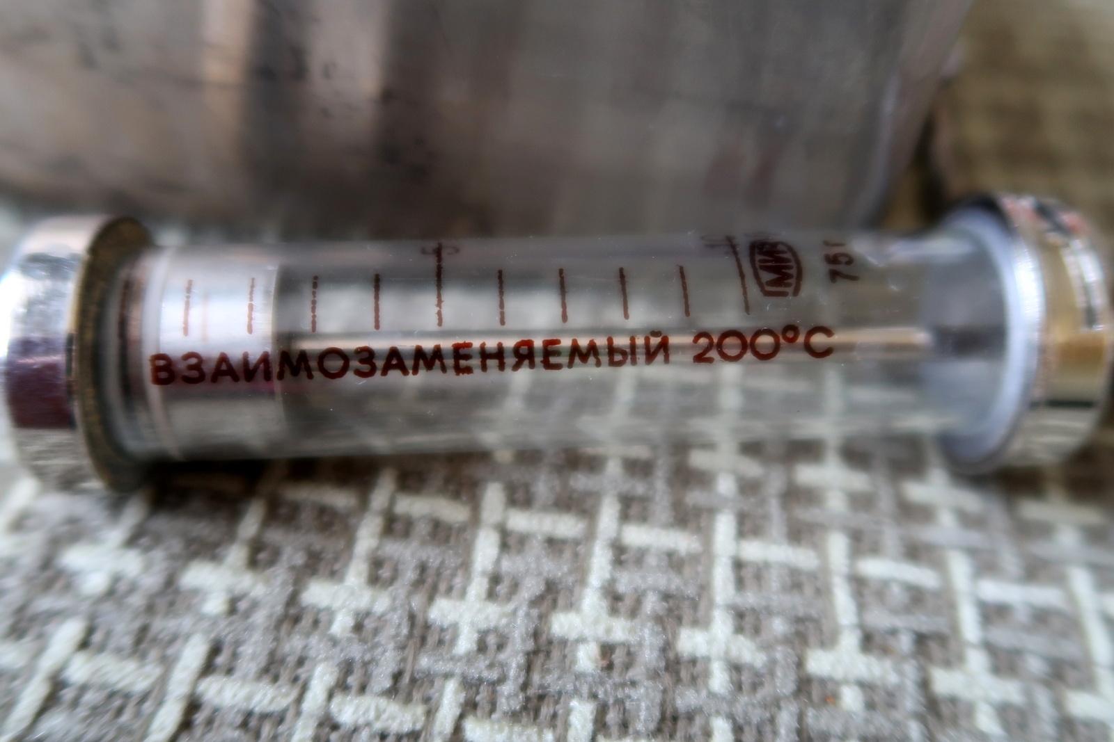 Europeo Set di siringhe di vetro sovietiche riutilizzabili vintage: Durevole e sterilizzabile, 1J188 in vendita
