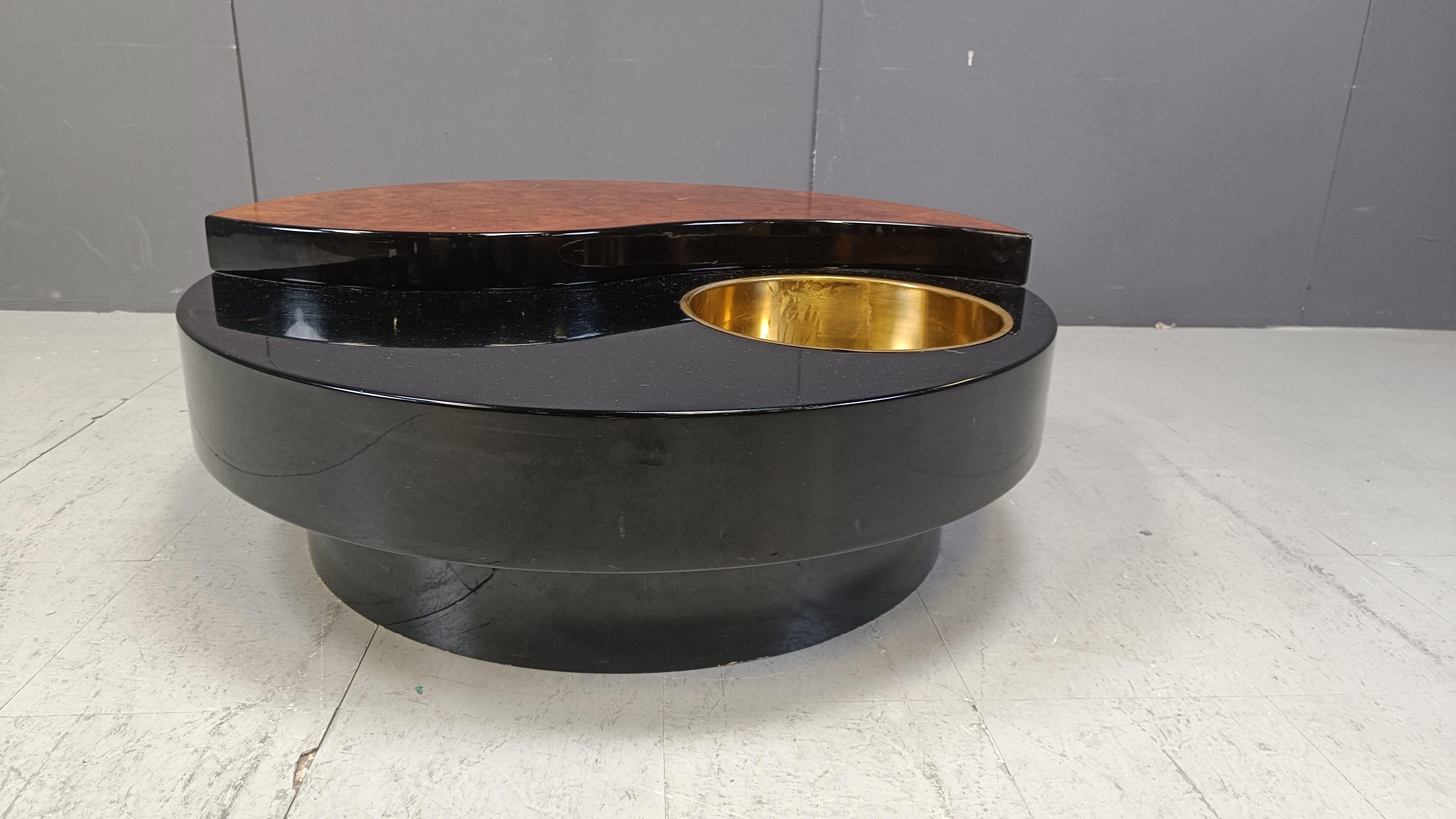 Vintage revolving coffee table in  burl and lacquer by Willy Rizzo, 1970s 5