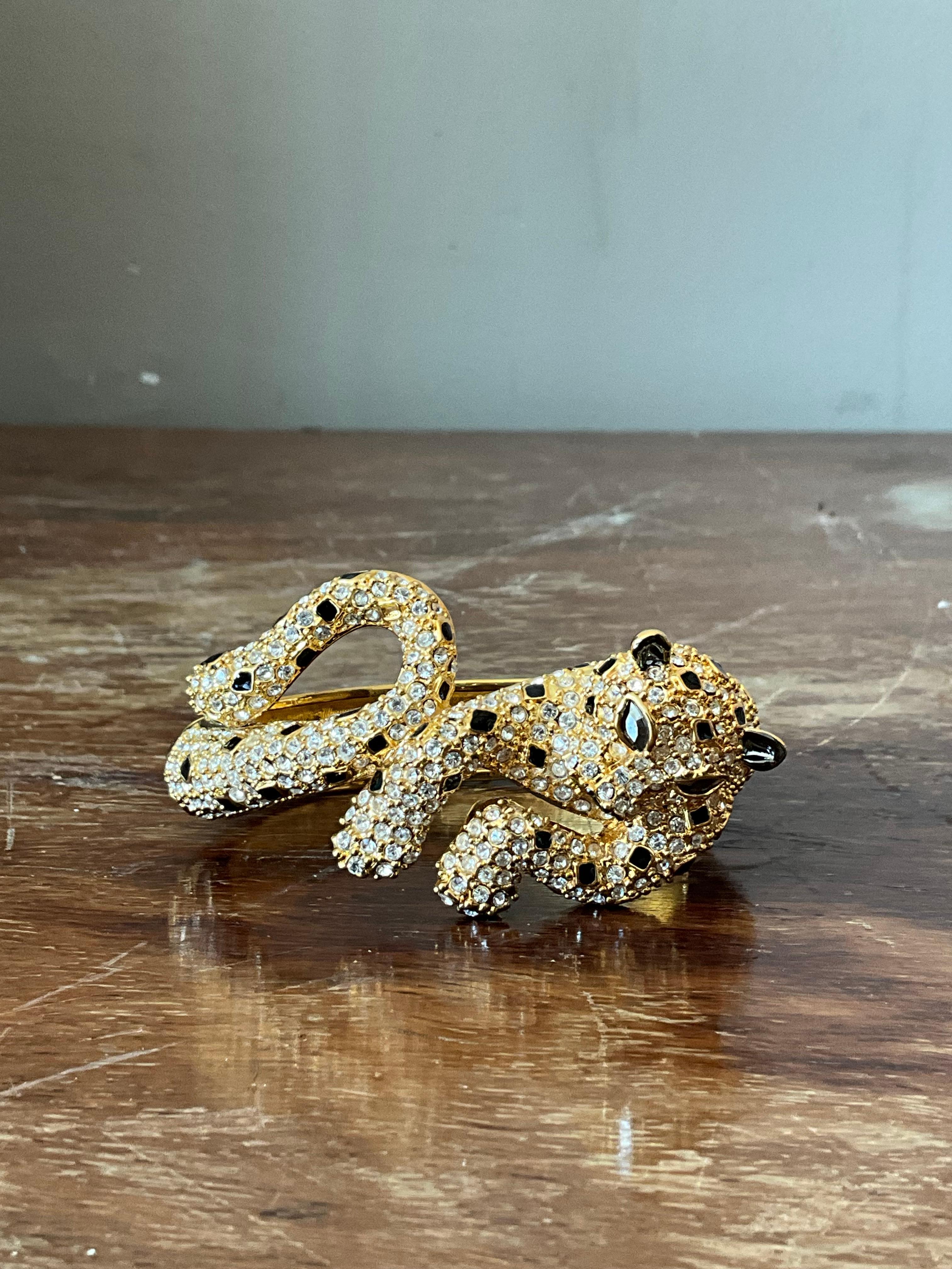 Vintage Rhinestone & Black Enamel Leopard Bracelet In Good Condition For Sale In West Palm Beach, FL
