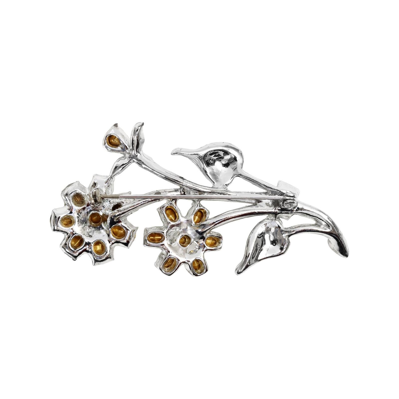 Vintage Rhinestone Flower Brooch Circa 1960s In Good Condition For Sale In New York, NY
