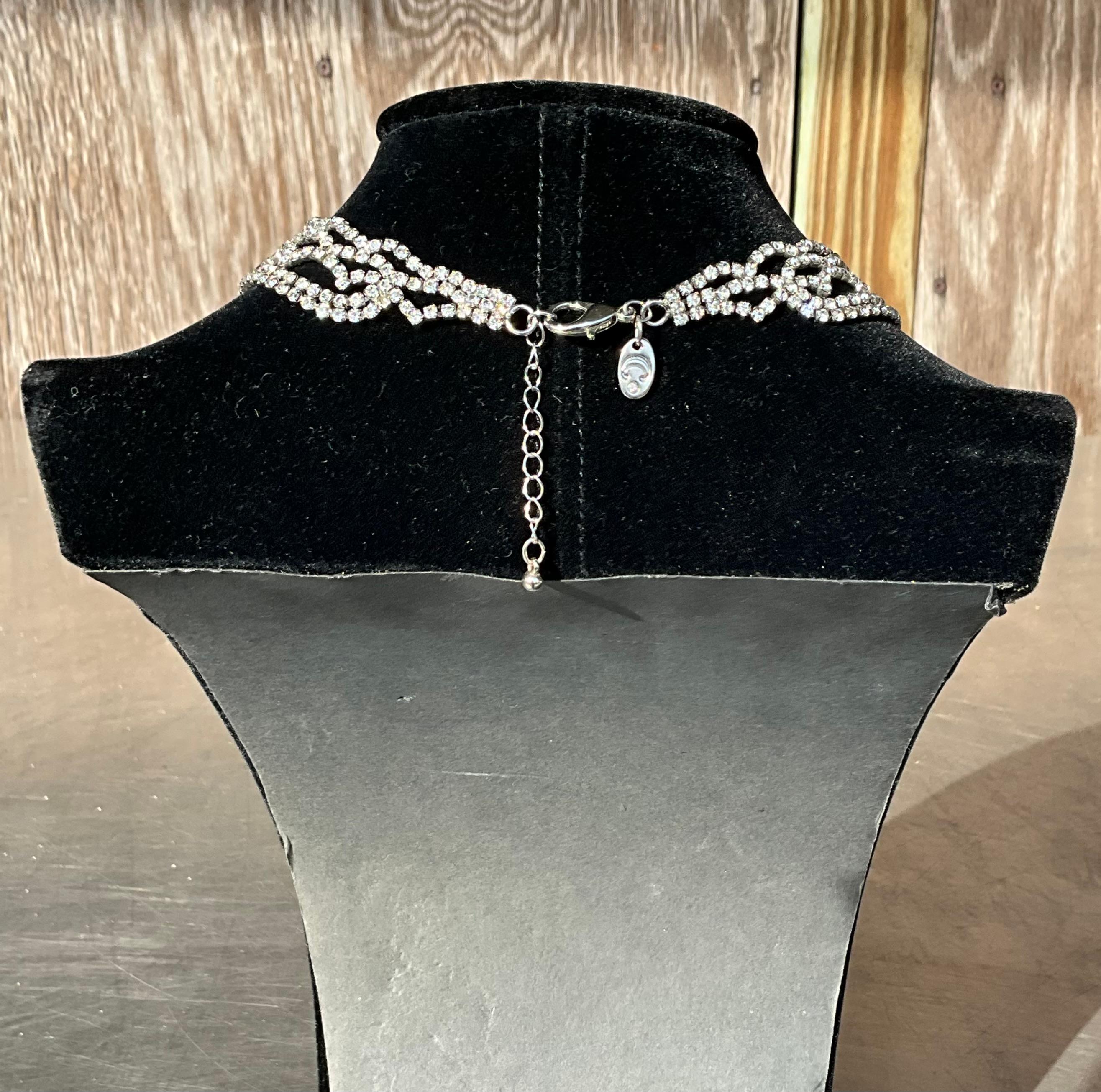 Collana girocollo a più fili con strass vintage in vendita 2