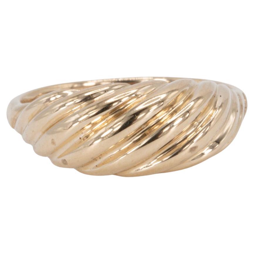 Bague vintage à dôme nervuré en or jaune 14k