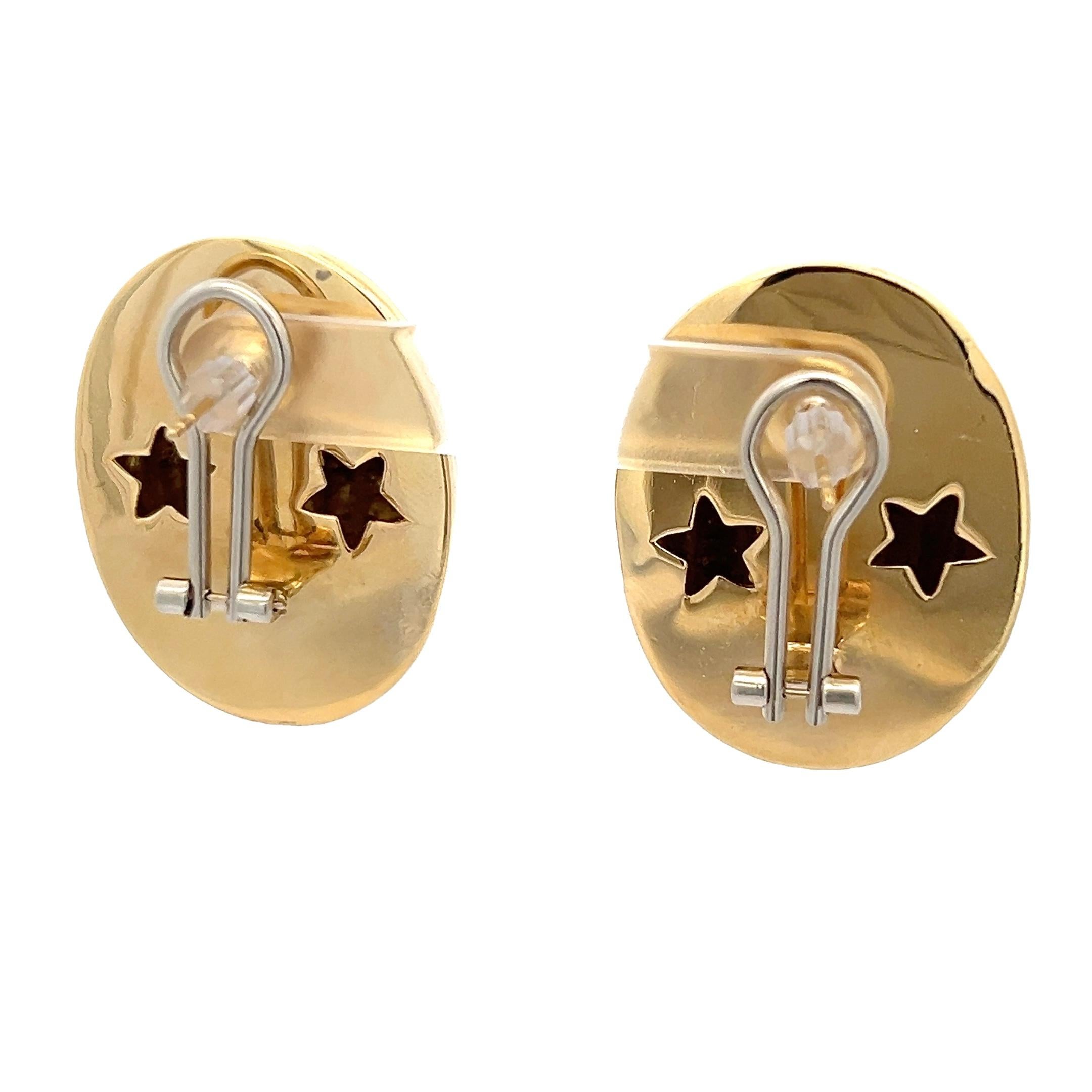 Vintage Ribbed Domed Earrings in 18K Yellow Gold, Clip-On, 1980s In Excellent Condition For Sale In Miami, FL