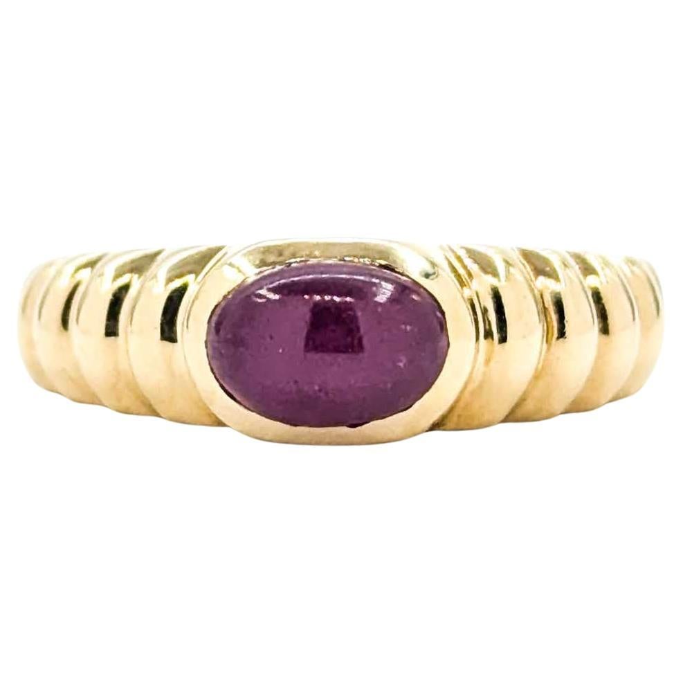 Anello con rubino a coste vintage in oro giallo 14k