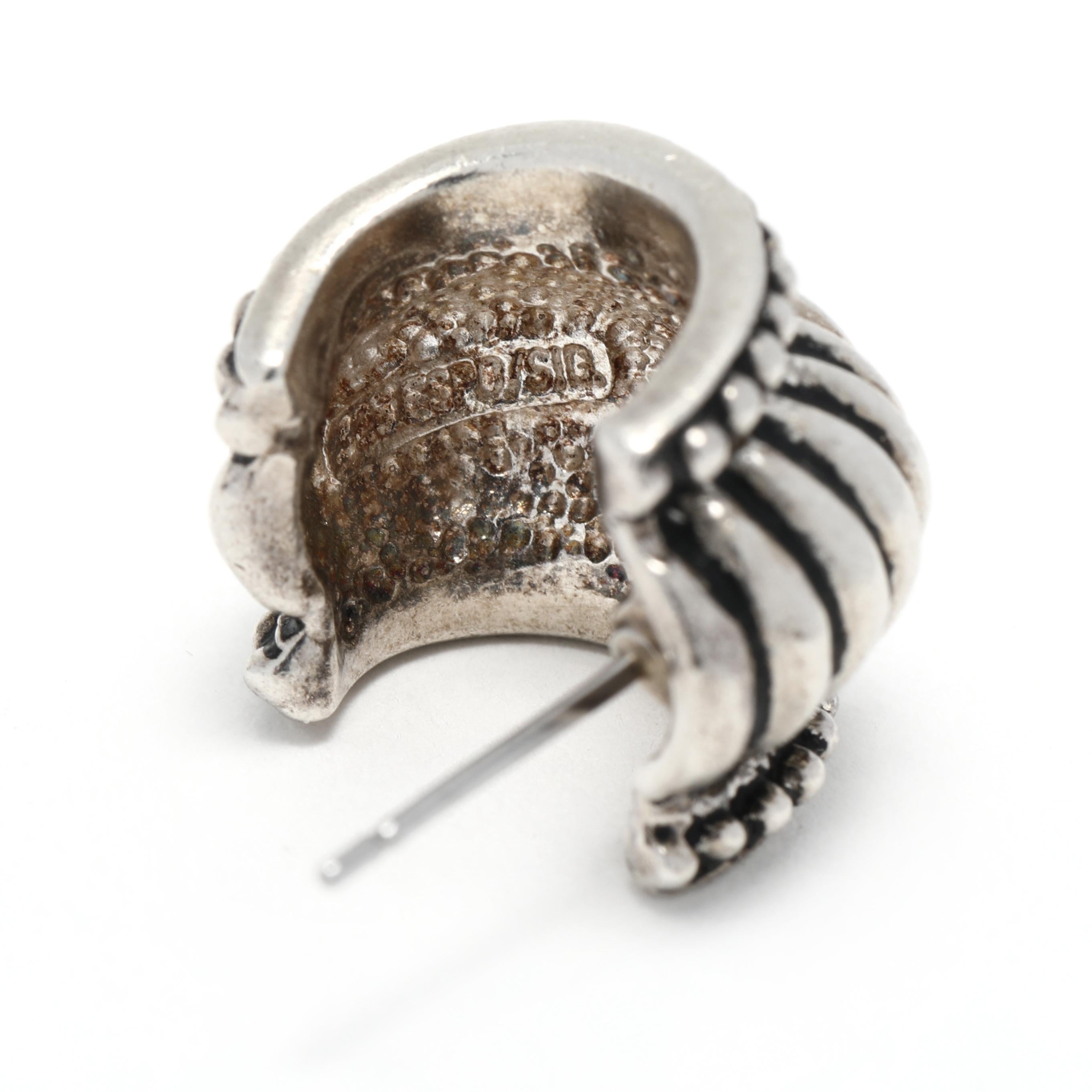 Vintage Ribbed Shrimp Huggie Hoop Earrings, Sterling Silver In Good Condition In McLeansville, NC