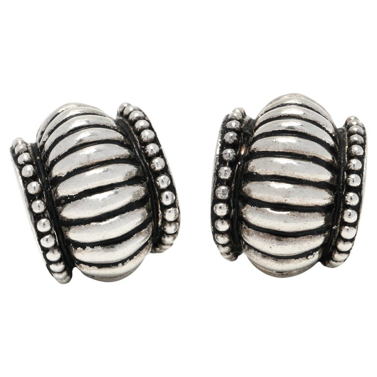 Vintage Ribbed Shrimp Huggie Hoop Earrings, Sterling Silver For Sale at 1stDibs