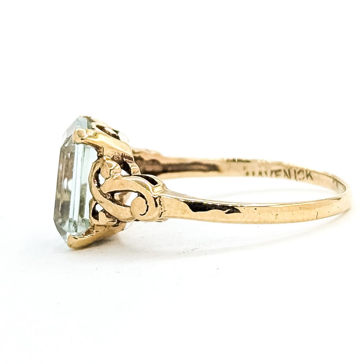 Vintage Ribbon-Style Aquamarin Ring in 10k Gelbgold im Angebot 3
