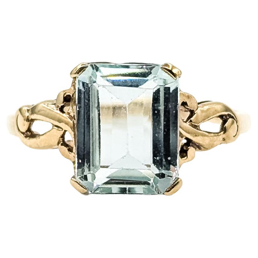 Vintage Ribbon-Style Aquamarine Ring in 10k Yellow Gold