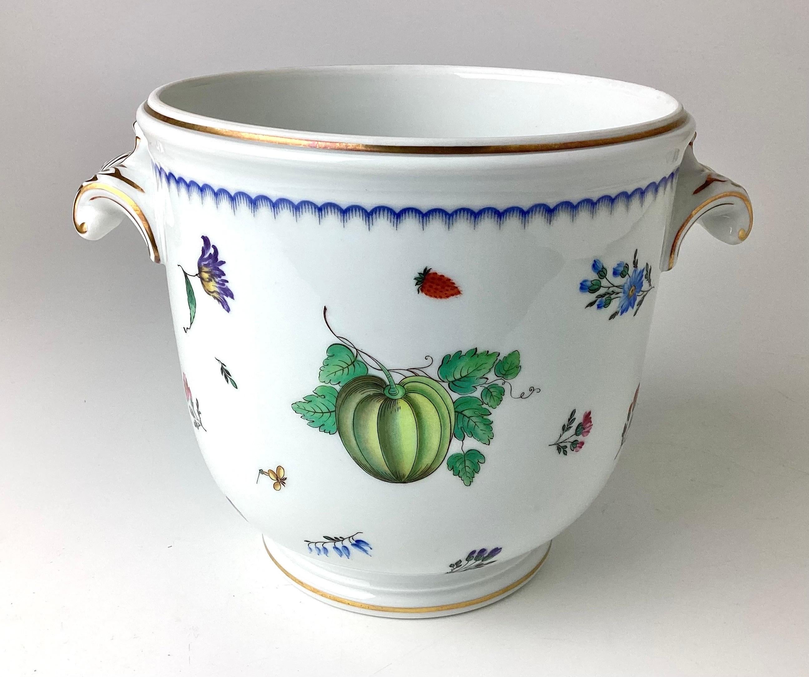 Hand-Painted Vintage Richard Ginori Porcelain Cachepot with Hand Painted Botanicals