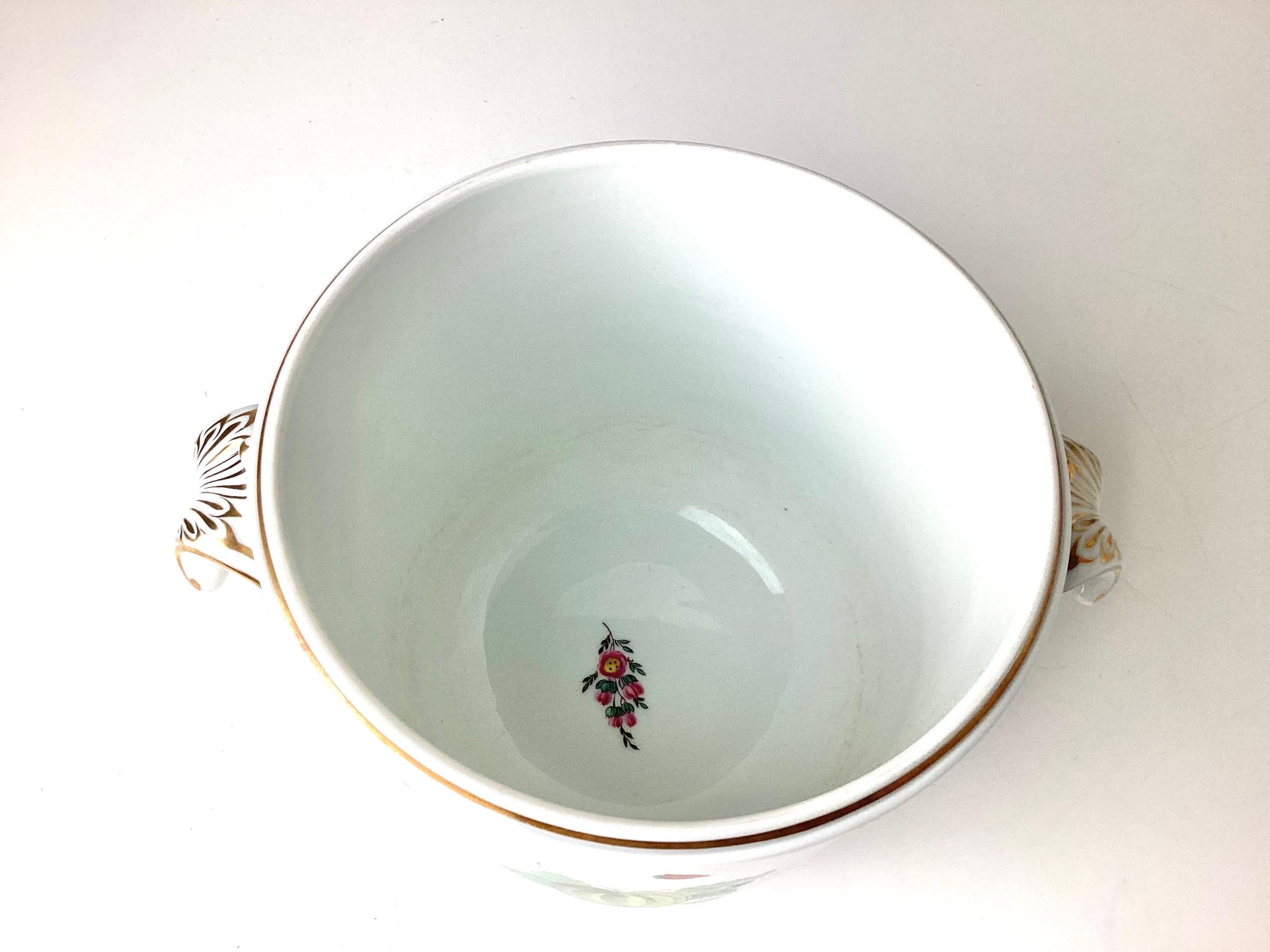 Vintage Richard Ginori Porcelain Cachepot with Hand Painted Botanicals In Excellent Condition In Lambertville, NJ