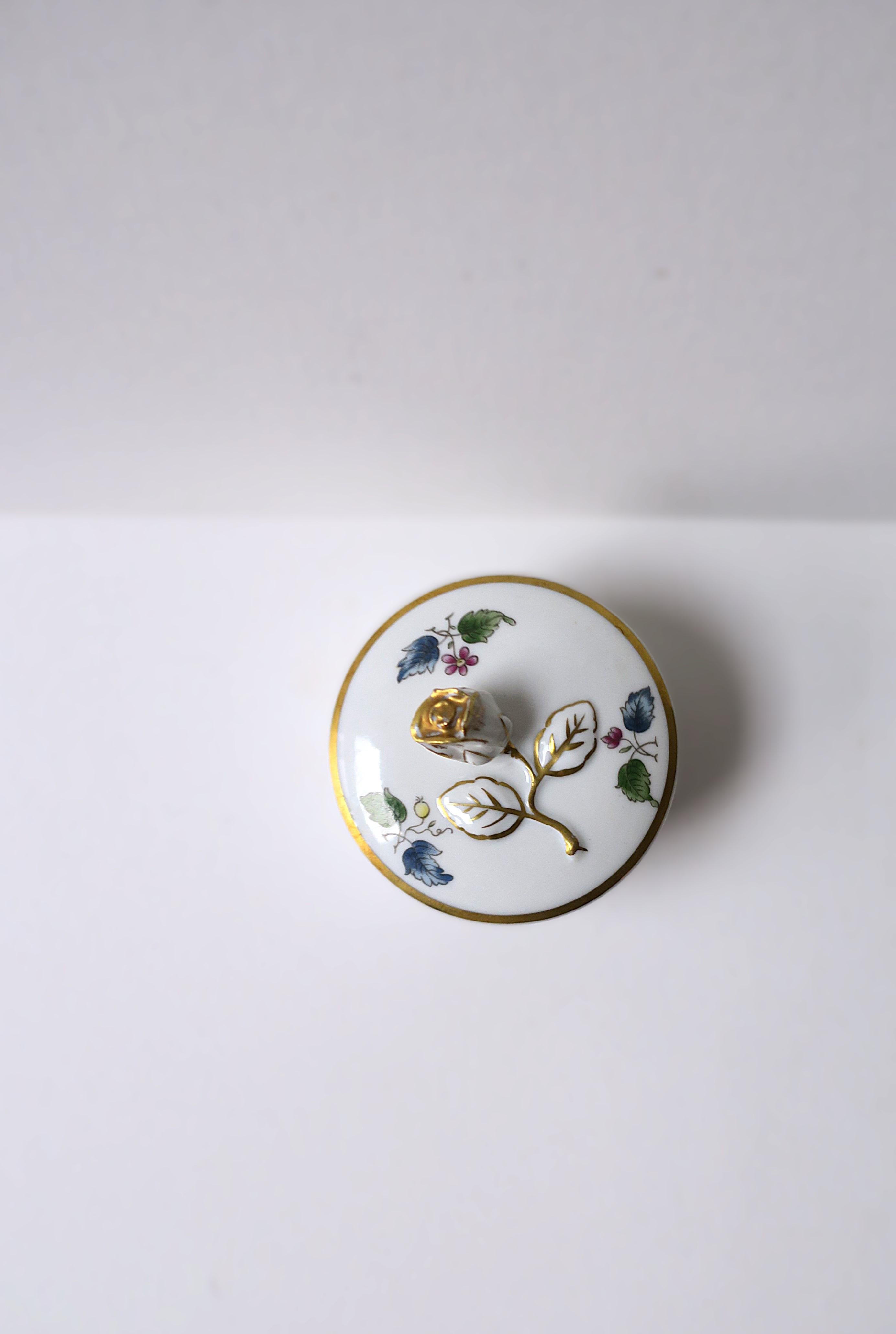 Vintage Richard Ginori Porcelain Jewelry Box For Sale 7