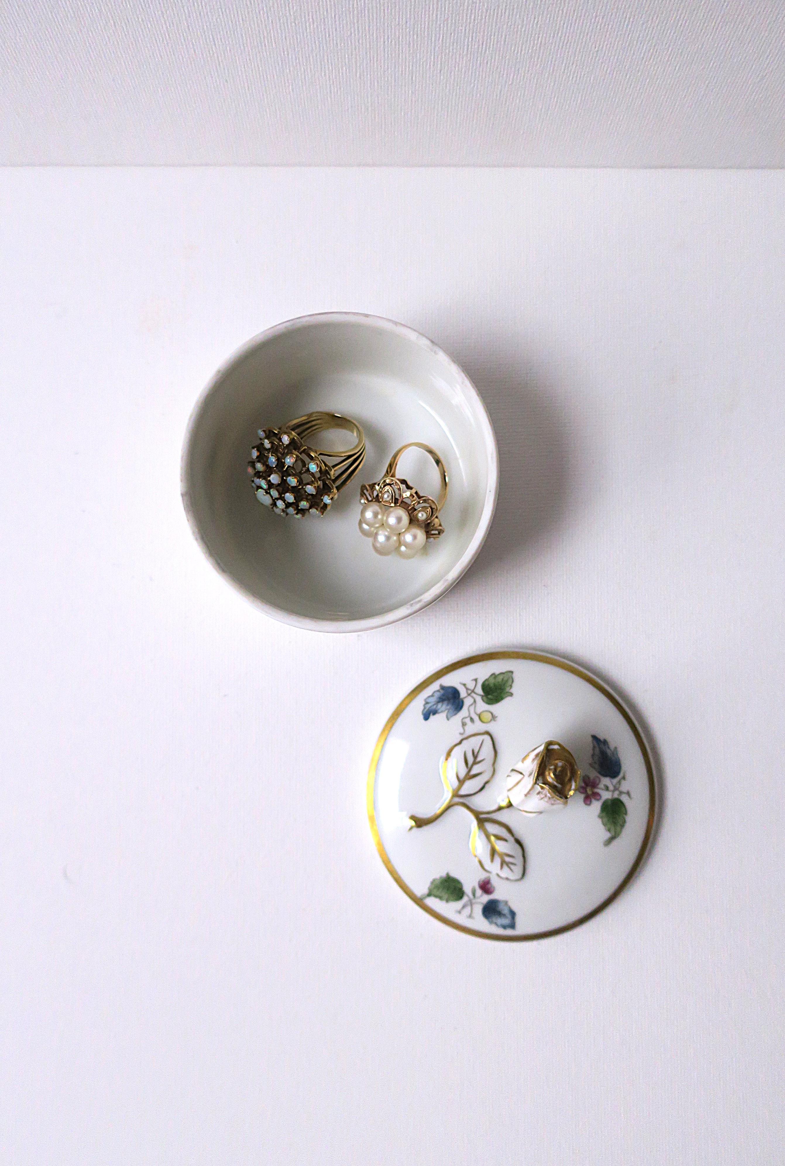 Vintage Richard Ginori Porcelain Jewelry Box For Sale 1