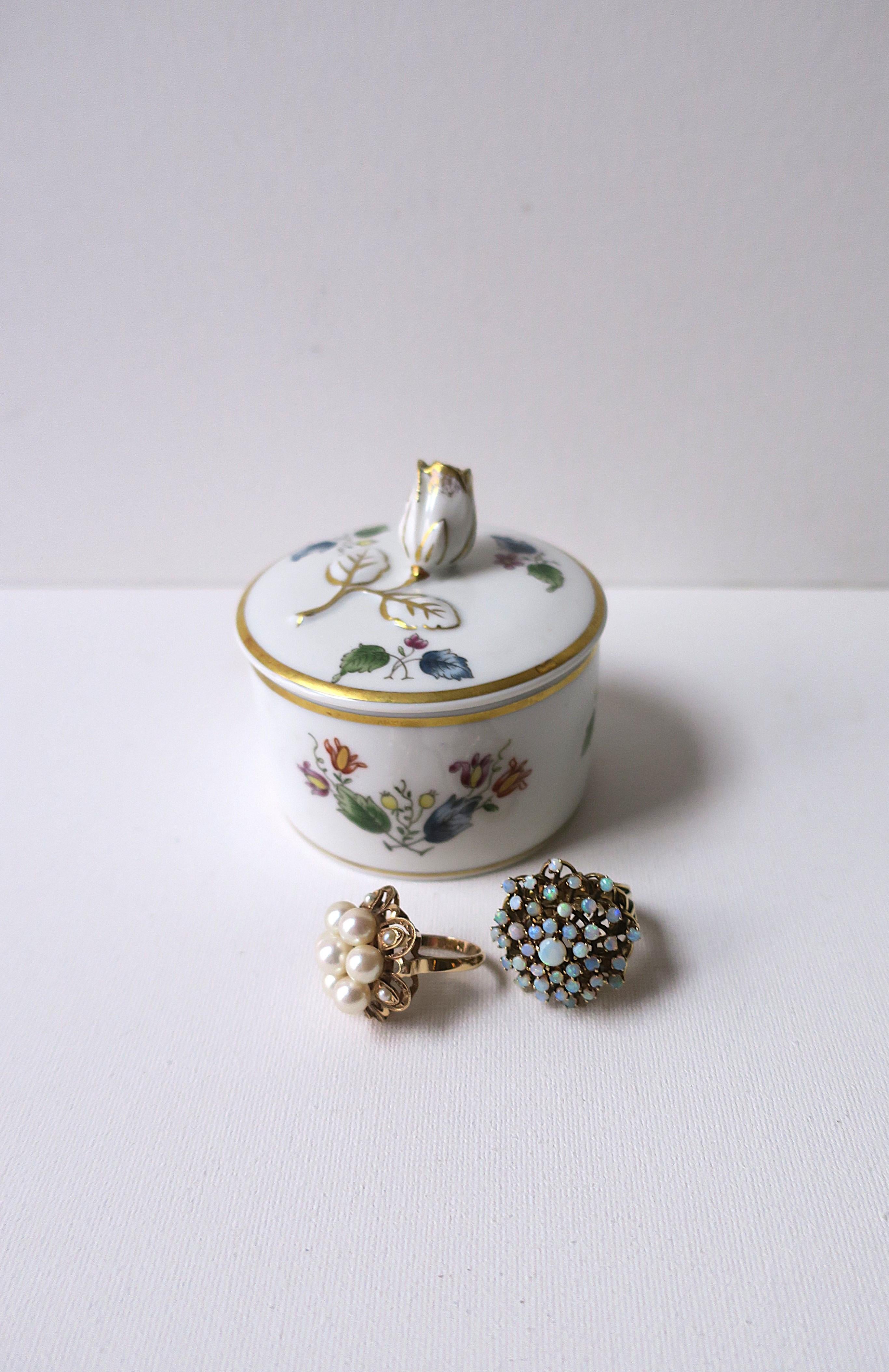 Vintage Richard Ginori Porcelain Jewelry Box For Sale 2
