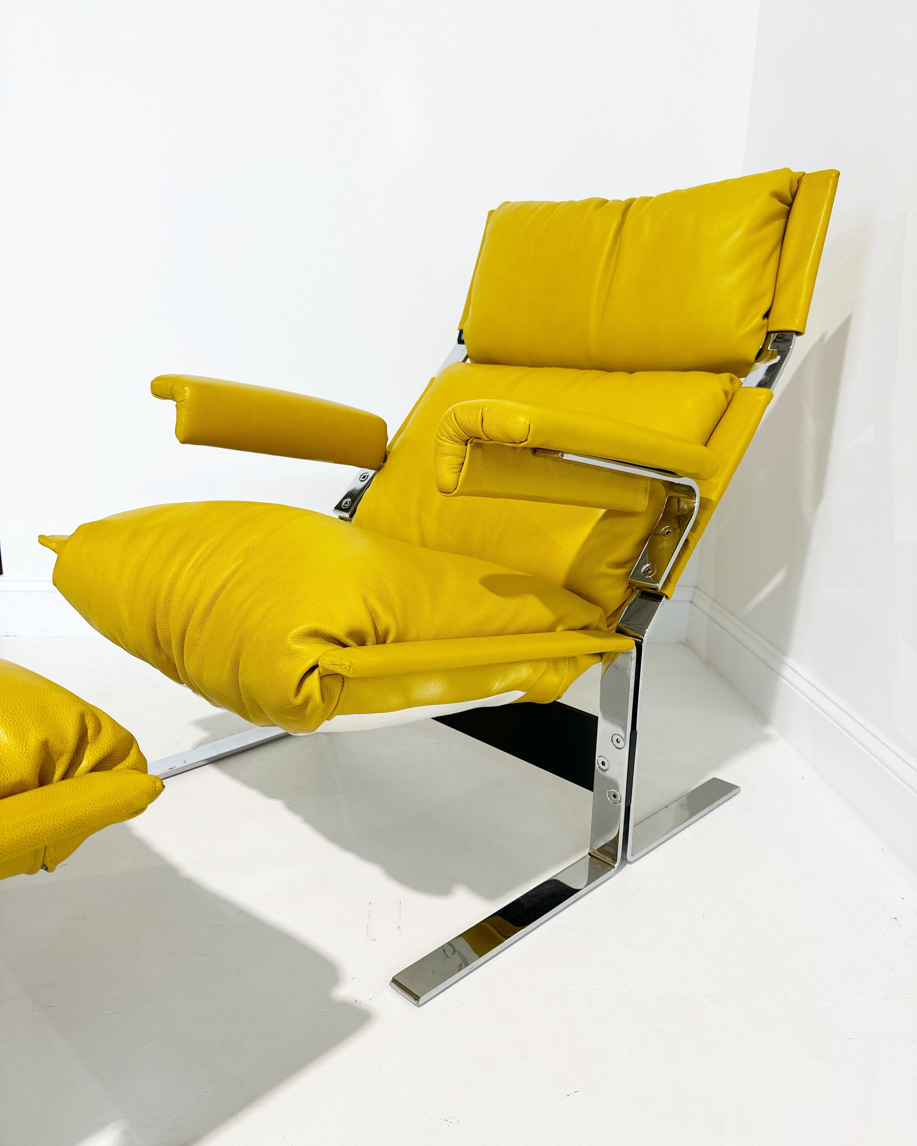 Mid-Century Modern Vintage Richard Hersberger Lounge Chair and Ottoman For Sale