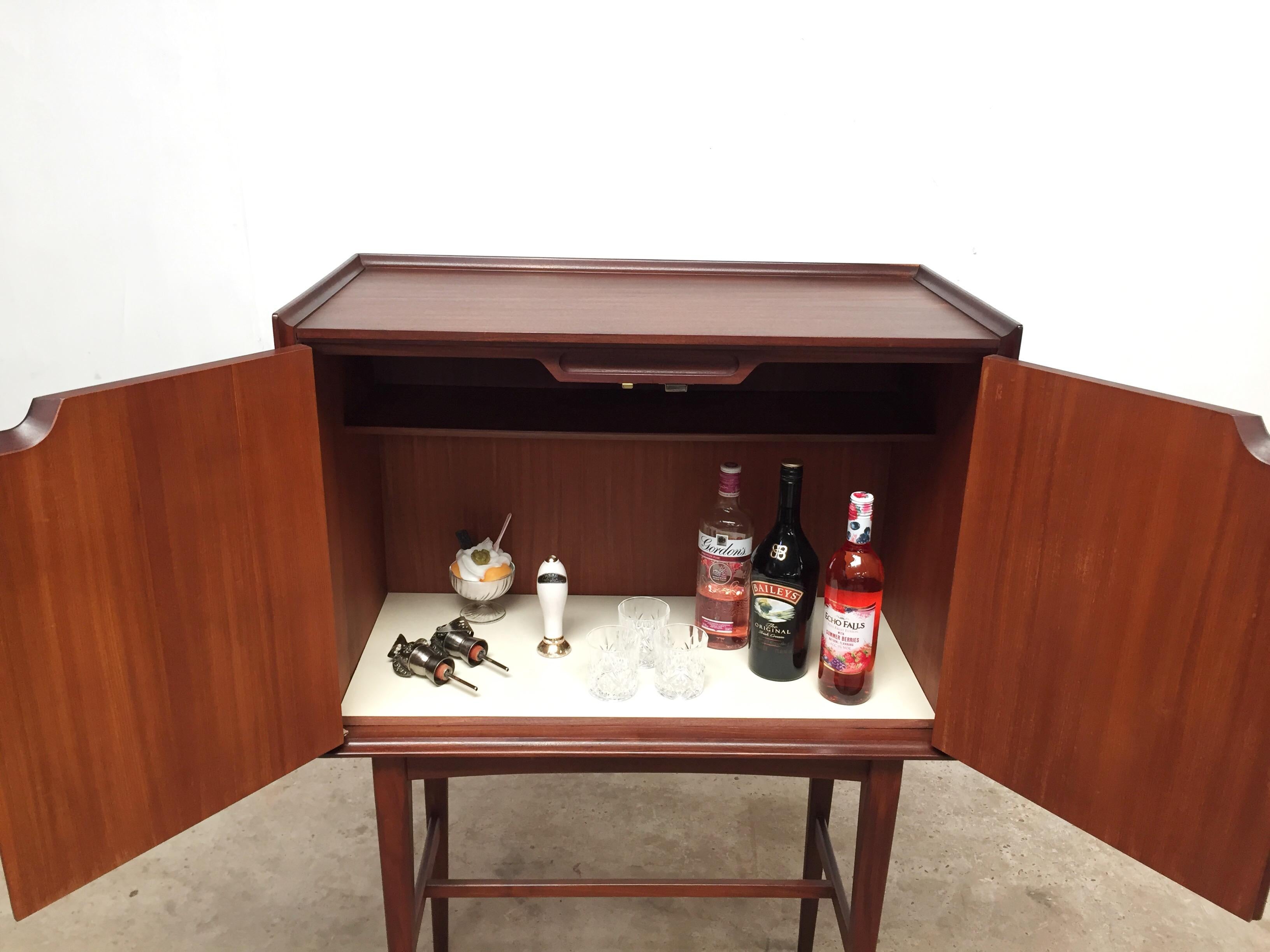 Mid-Century Modern Vintage Richard Hornby Drinks Cabinet / Cocktail Bar for Fyne Ladye