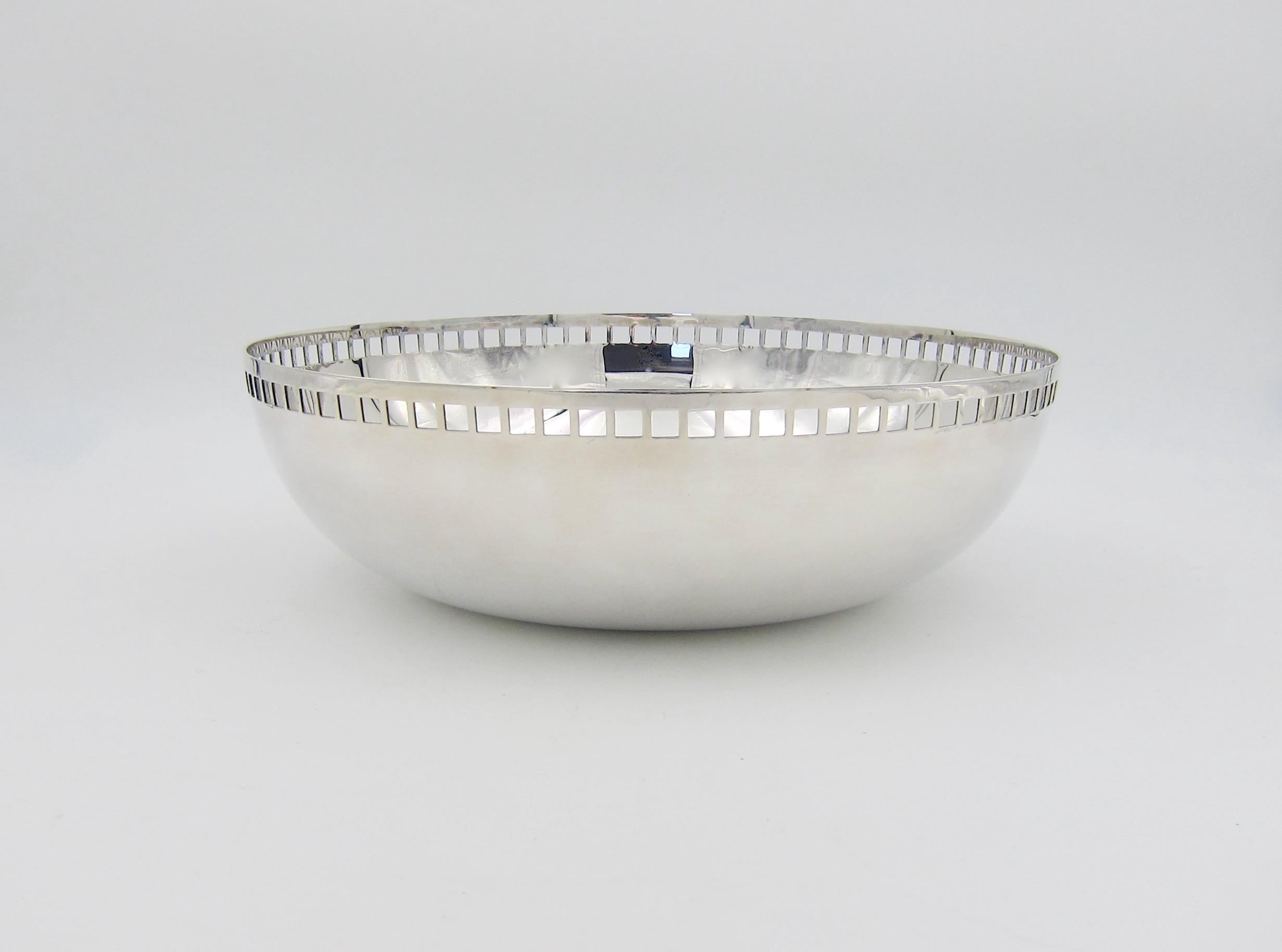 Post-Modern Vintage Richard Meier for Swid Powell Silver Plated Bowl
