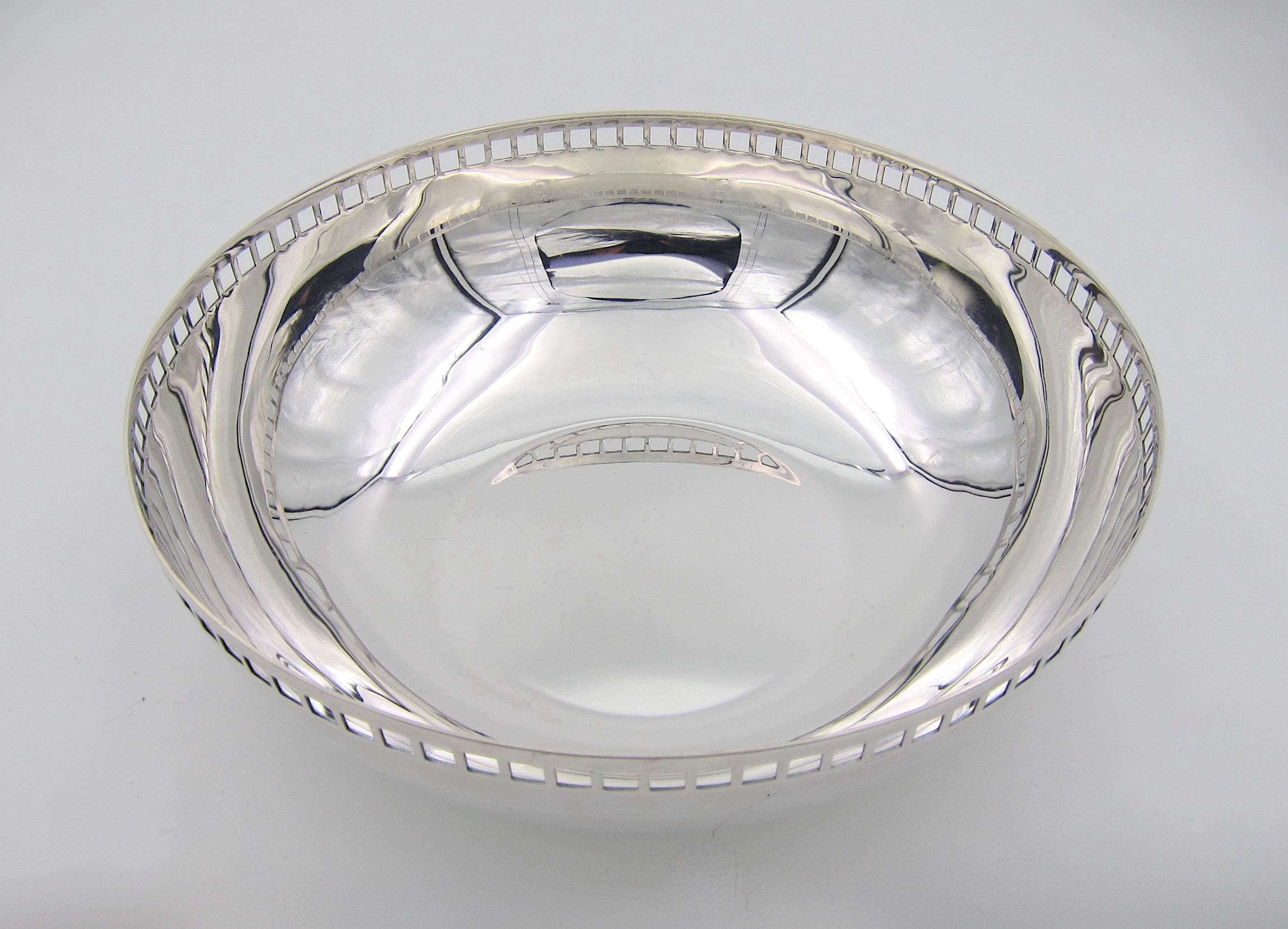 20th Century Vintage Richard Meier for Swid Powell Silver Plated Bowl