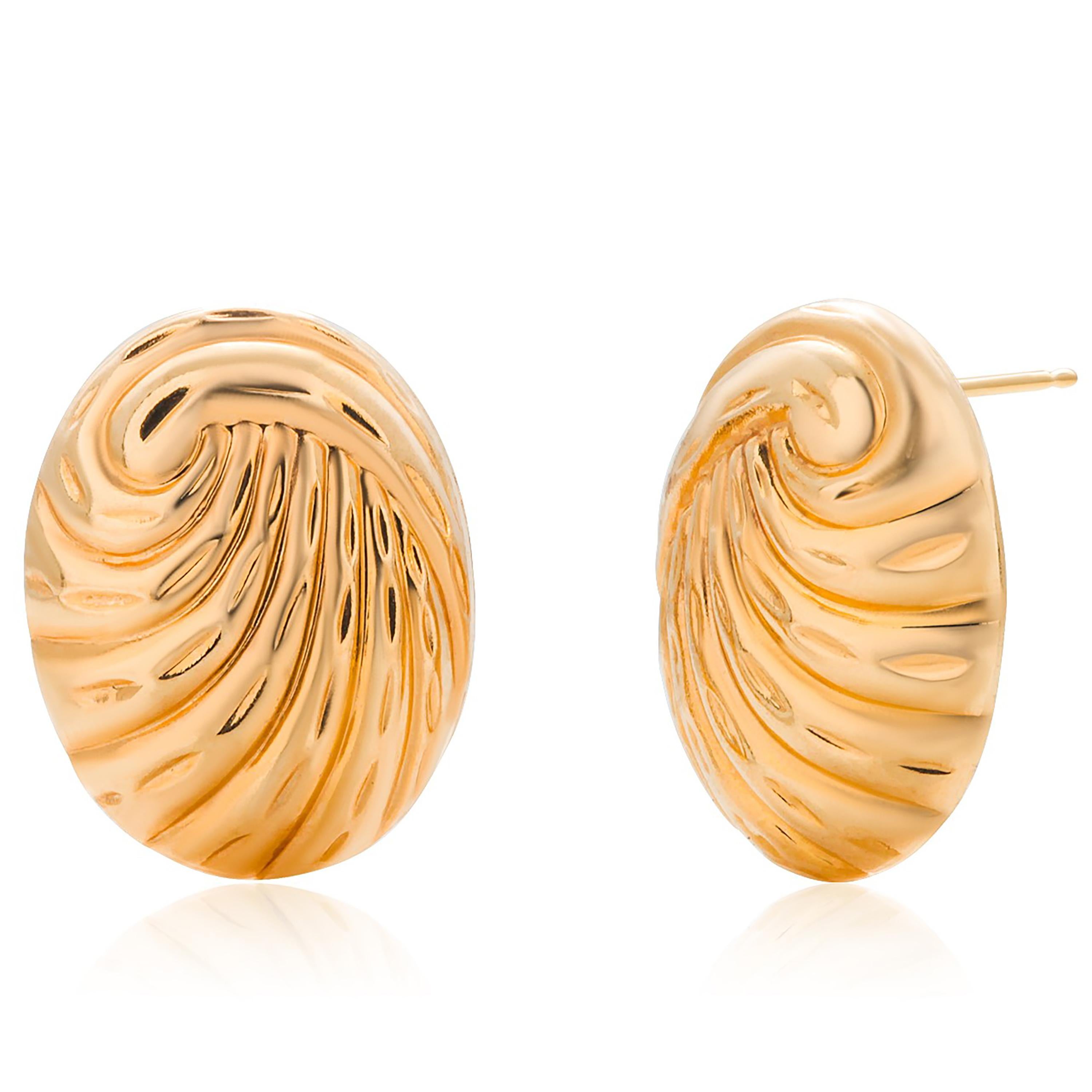 Vintage Ridged Very Thin Foil 14 Karat Yellow Gold  0.60 Inch Long Earrings In Good Condition For Sale In New York, NY