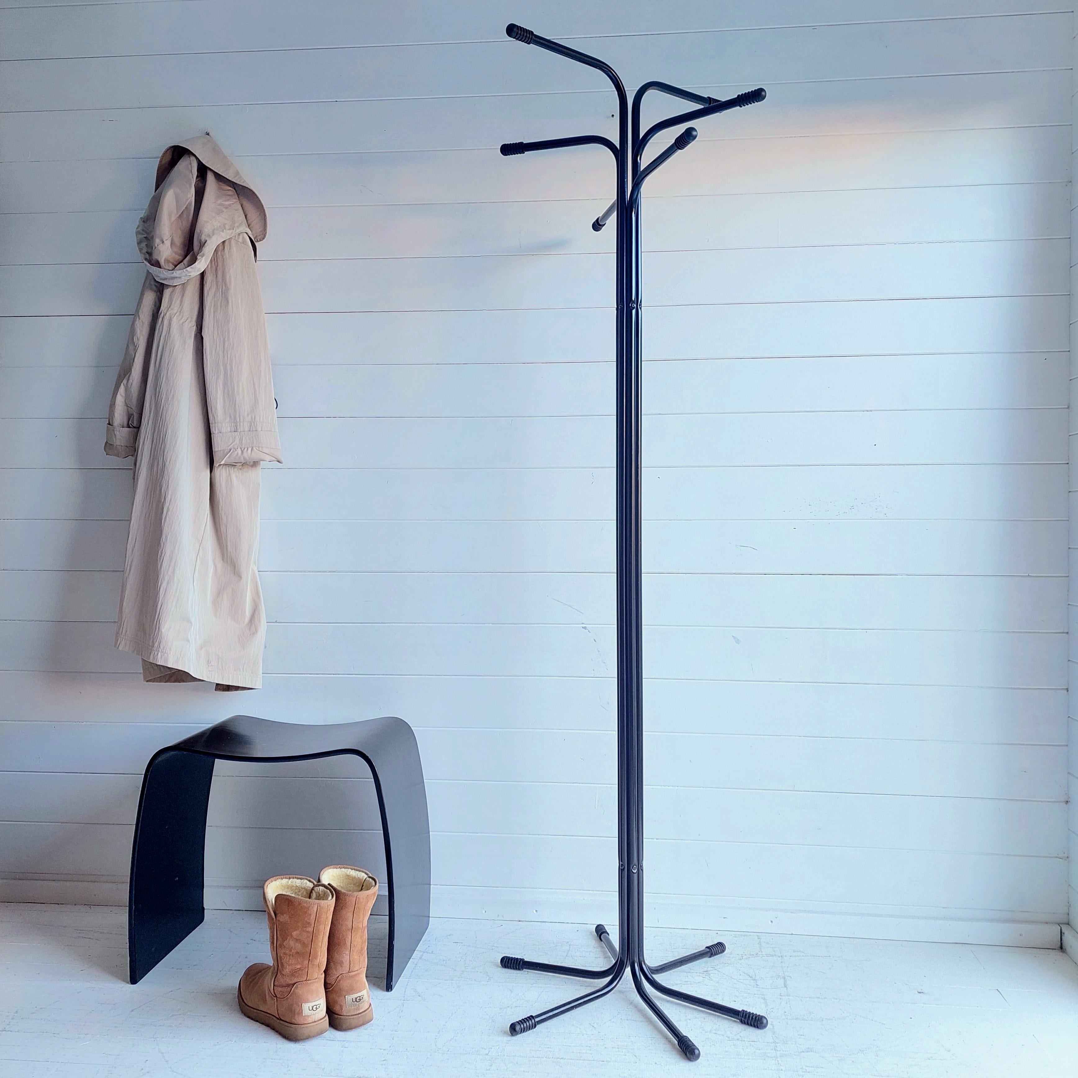 Rare find!
Rare Plagg coat rack by Tord Bjorklund for Ikea.
Metal coat stand made of six iron tubes lacquered in black with black plastic tips.
Emblematic piece of the 80s by a famous designer of Ikea.
Great vintage 80s IKEA curved metal coat