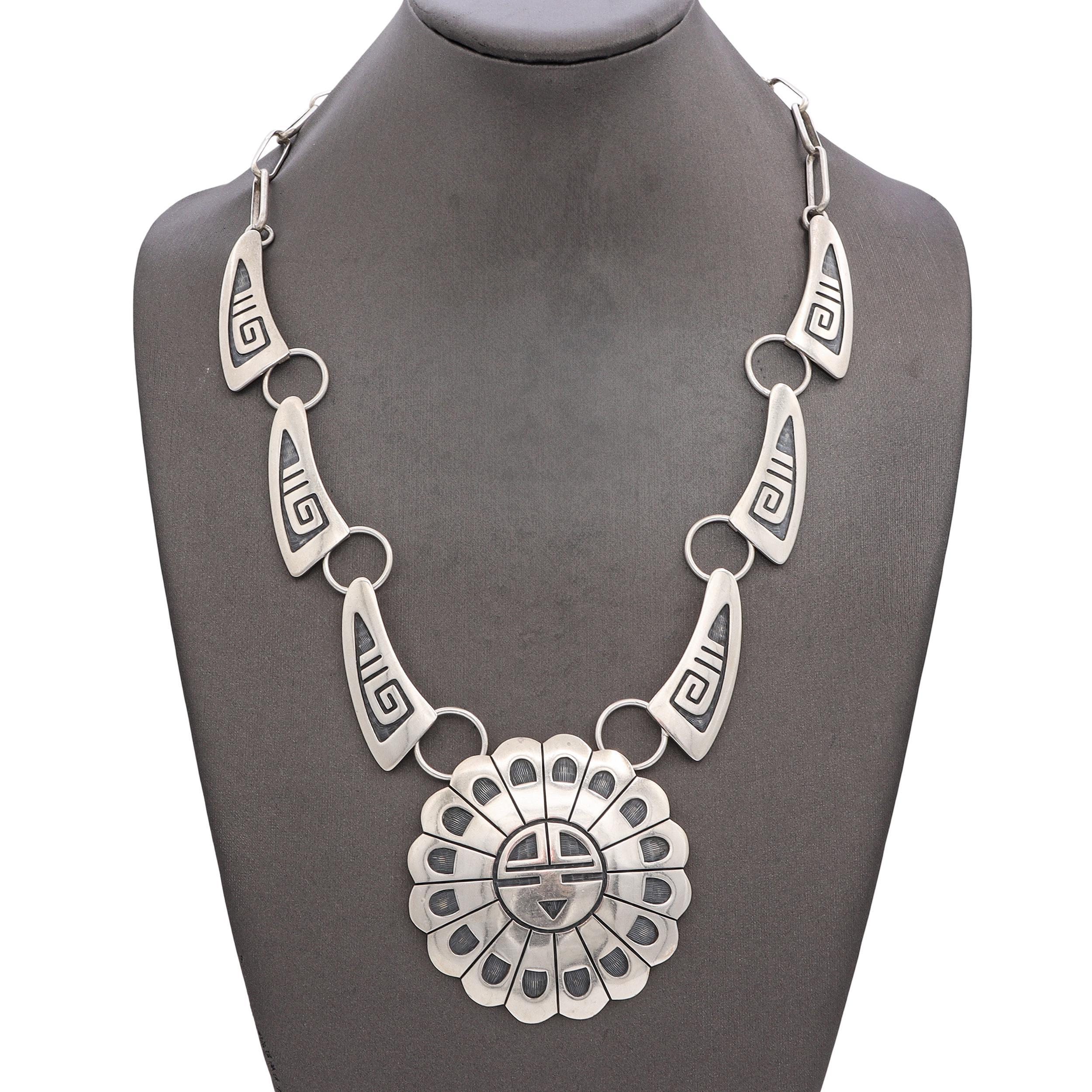 Collana d'epoca Riley Polequaptewa in argento Hopi con volto solare In condizioni buone in vendita a New York, NY