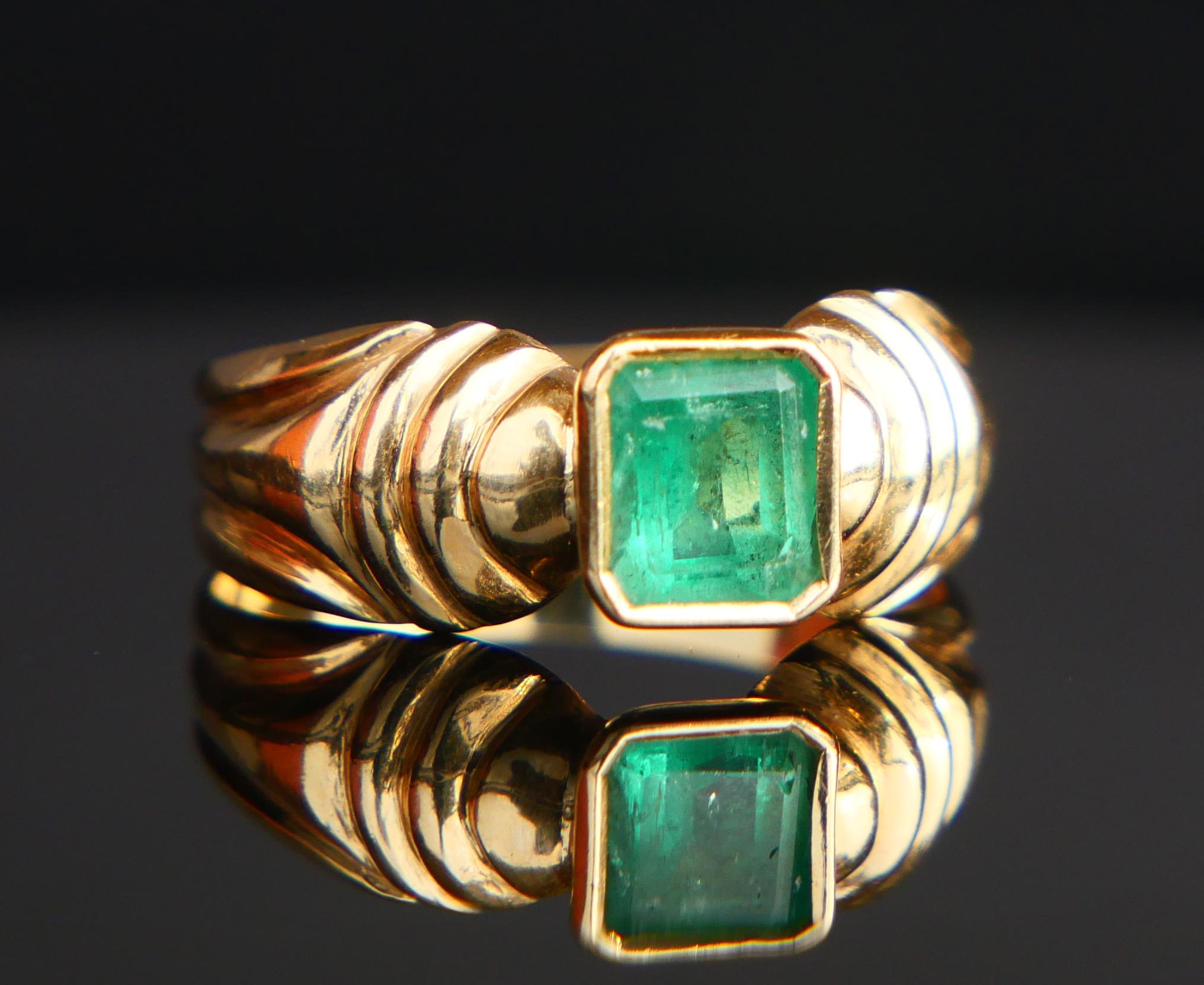 Retro Vintage Ring 0.85ct Emerald solid 18K Yellow Gold Ø US7 / 3.7gr For Sale