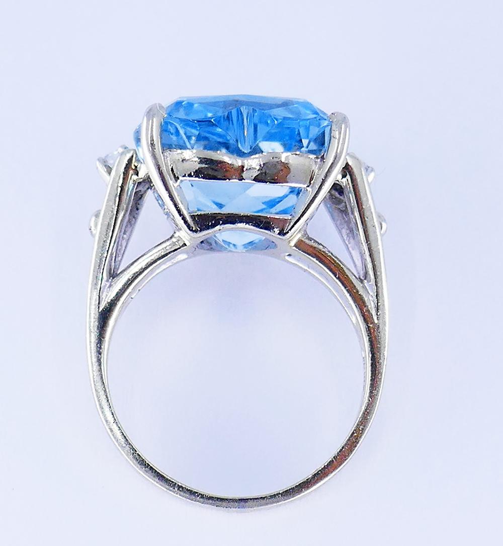 Vintage Ring 14k White Gold Aquamarine Diamond Cocktail Ring For Sale 5