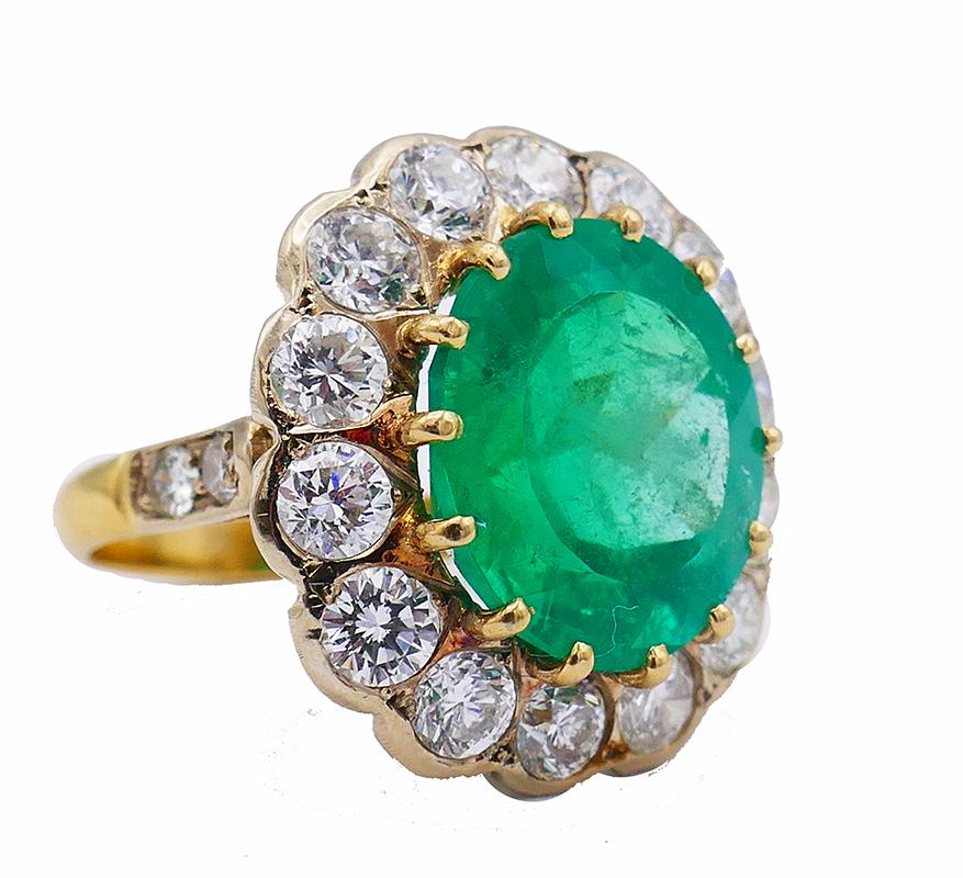 Vintage Ring 18k Gold Colombian Emerald GRS Report Diamond Cocktail French In Good Condition For Sale In Beverly Hills, CA