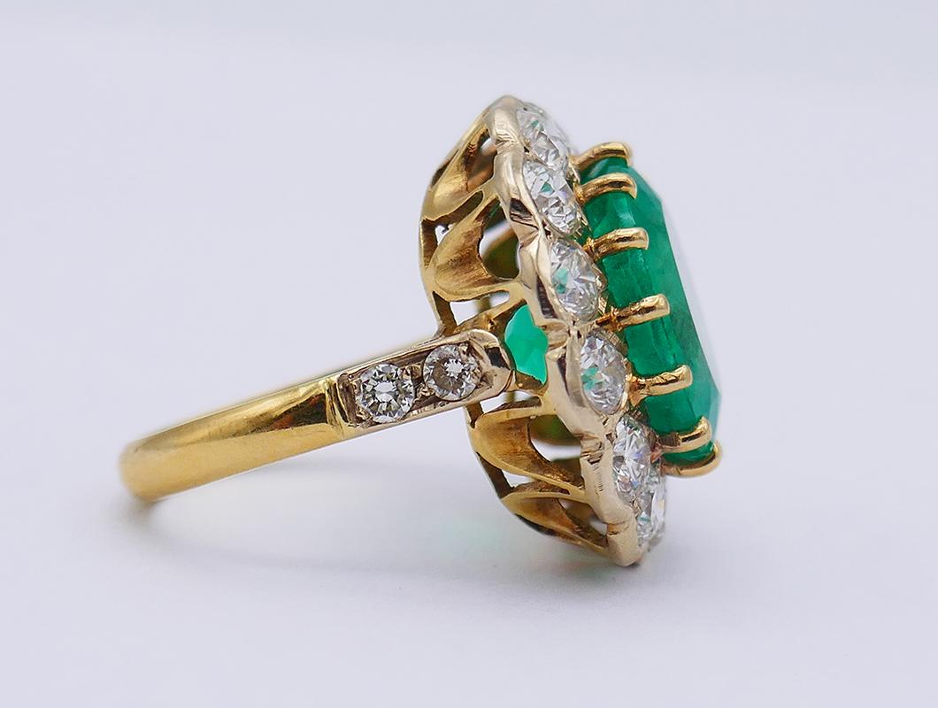 Women's Vintage Ring 18k Gold Colombian Emerald GRS Report Diamond Cocktail French