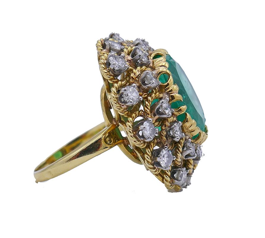 Vintage Ring 18k Gold Emerald Diamond Estate Jewelry In Good Condition For Sale In Beverly Hills, CA