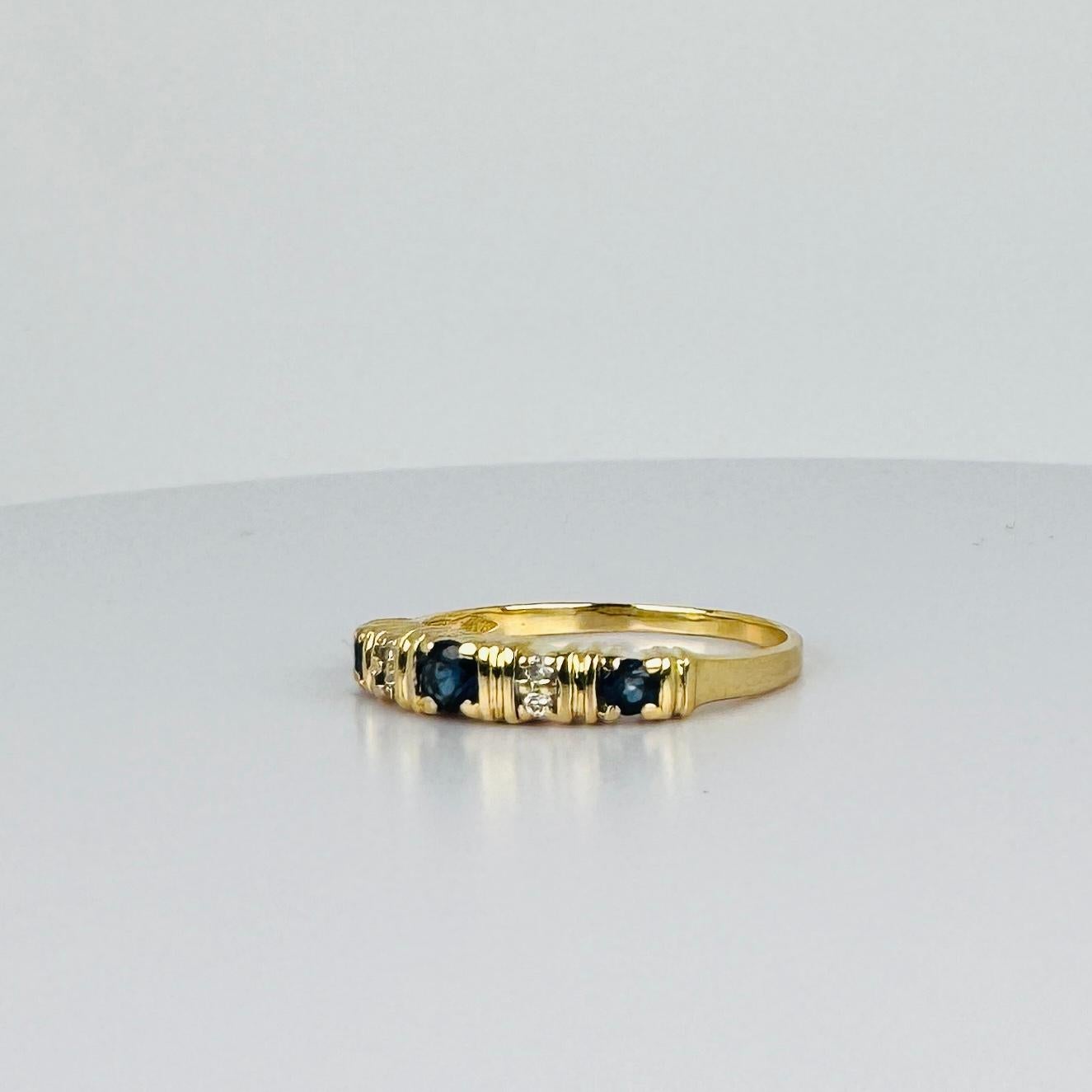 Taille ronde Bague en or jaune 18k  avec saphirs bleus 0,09 carat  & diamants 0,08 carat en vente