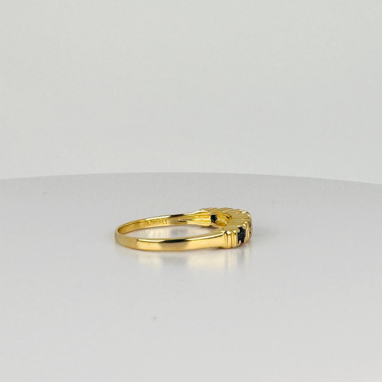 Bague en or jaune 18k  avec saphirs bleus 0,09 carat  & diamants 0,08 carat en vente 2