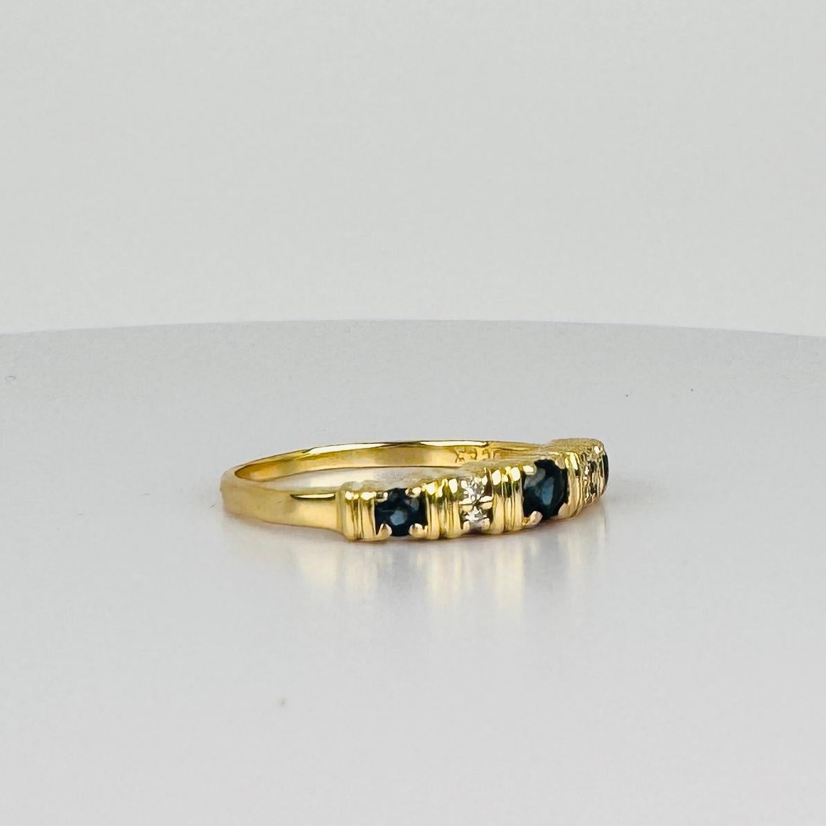 Bague en or jaune 18k  avec saphirs bleus 0,09 carat  & diamants 0,08 carat en vente 3