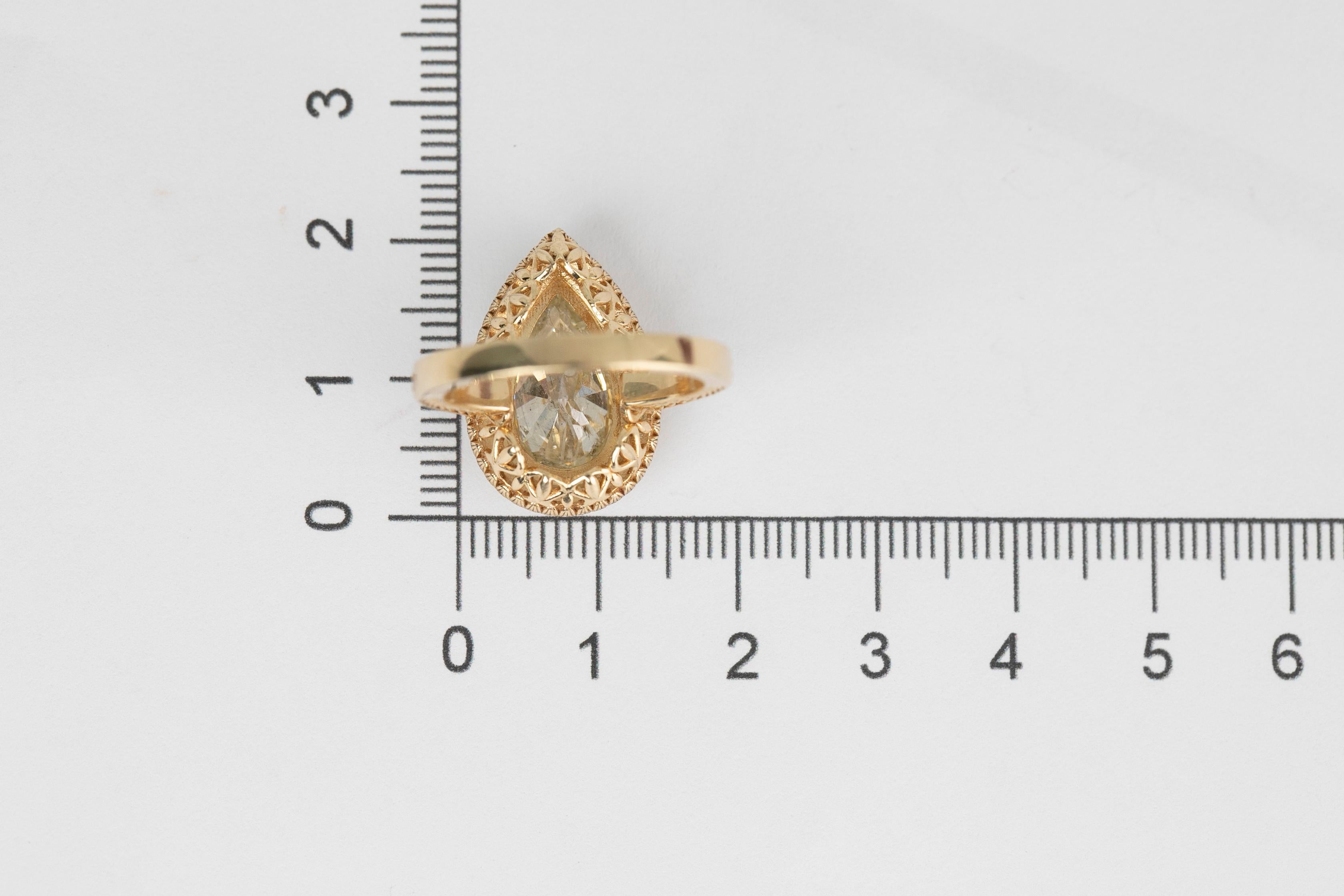 Vintage Ring 3.46 Carat Diamond Pear Drop Cut Big Stone and 14k Solid Gold Ring For Sale 4