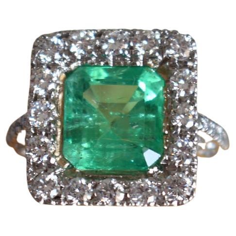 Vintage Ring in 18-Carat Gold, 5-Carat Colombian Emerald and Diamonds For Sale