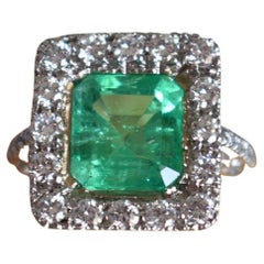 Vintage Ring in 18-Carat Gold, 5-Carat Colombian Emerald and Diamonds