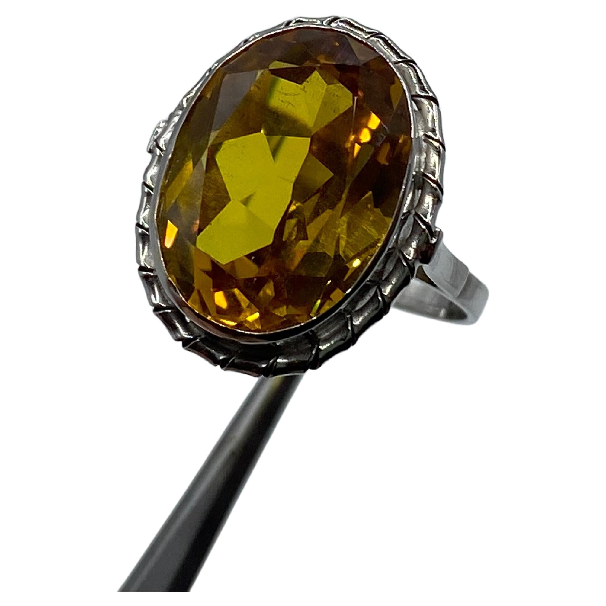 Vintage ring in 18 kt white gold and Yellow Topaz. For Sale