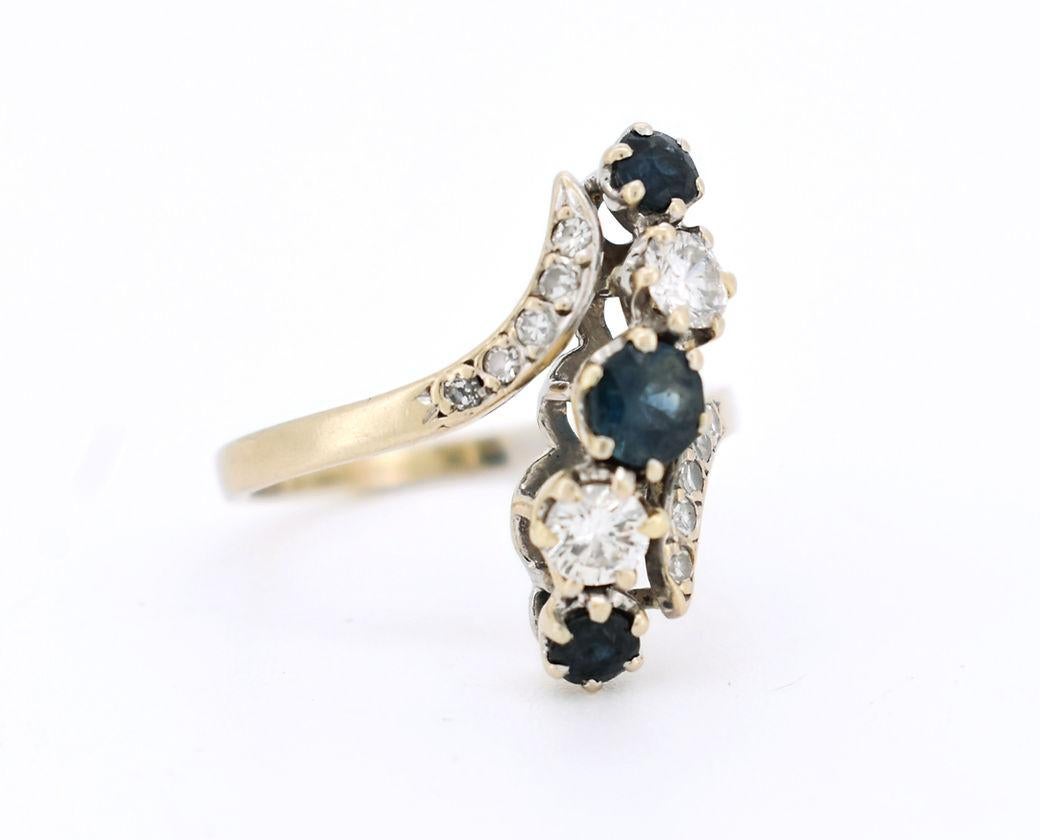Belle Époque Vintage ring in 18K gold, sapphire, and diamonds - 1960 For Sale